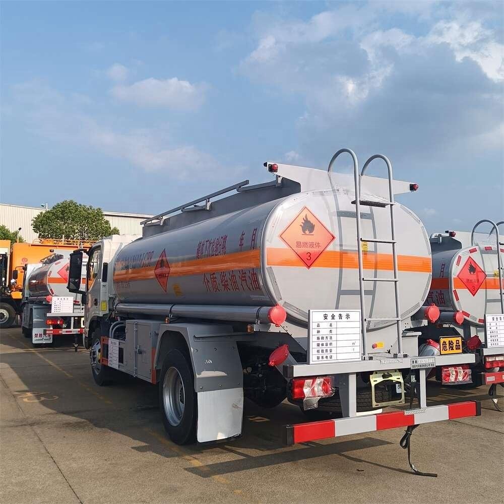 4 * 2 JAC Junling 8-ton Oil tank Truck