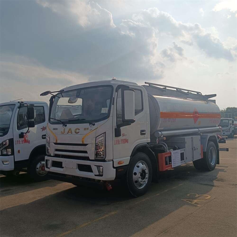 JAC Junling Single Bridge 8-ton Refueling Truck