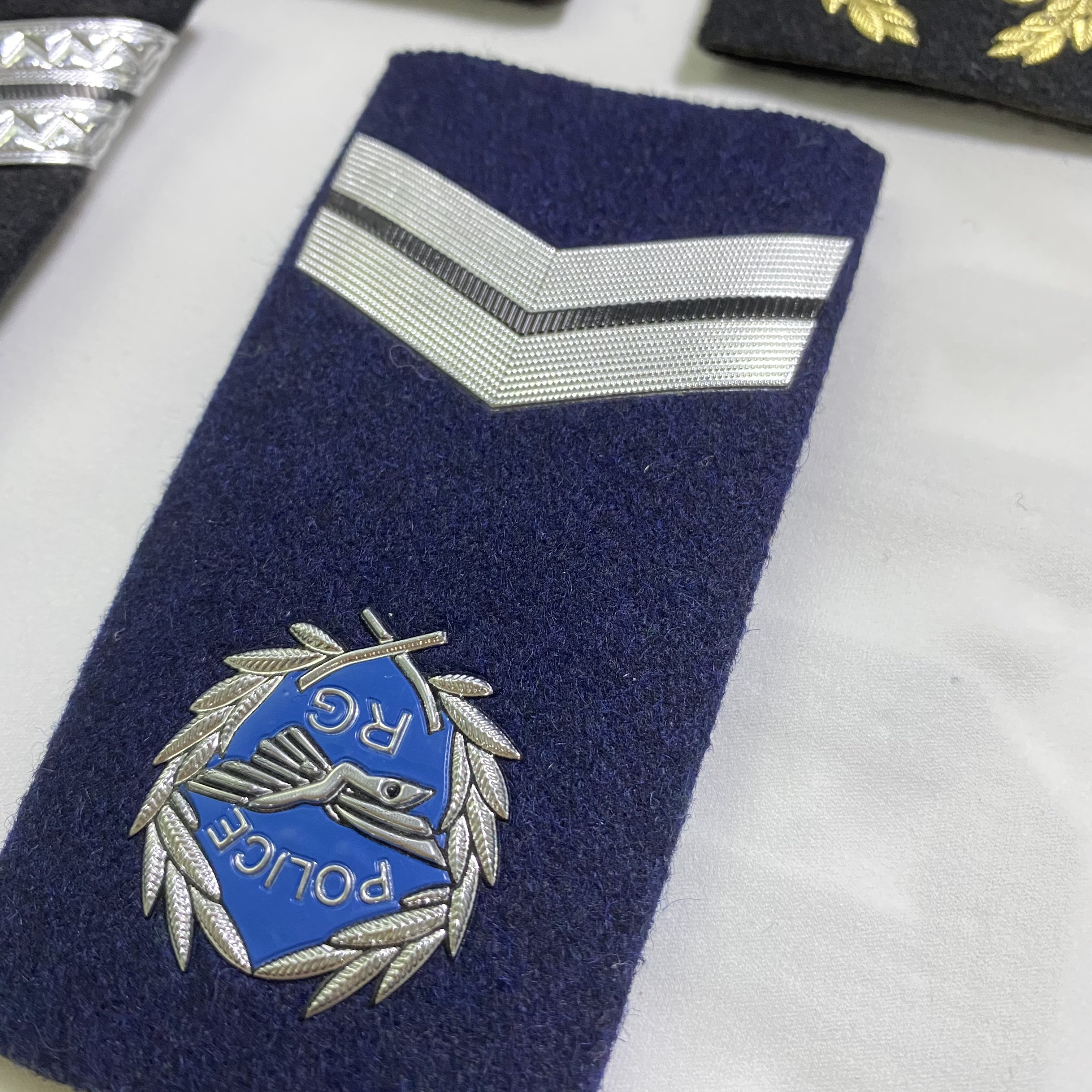 Custom Metal Shoulder Boards Badges Embroidery Epaulets for Service Firm Aviators Uniform Accessories