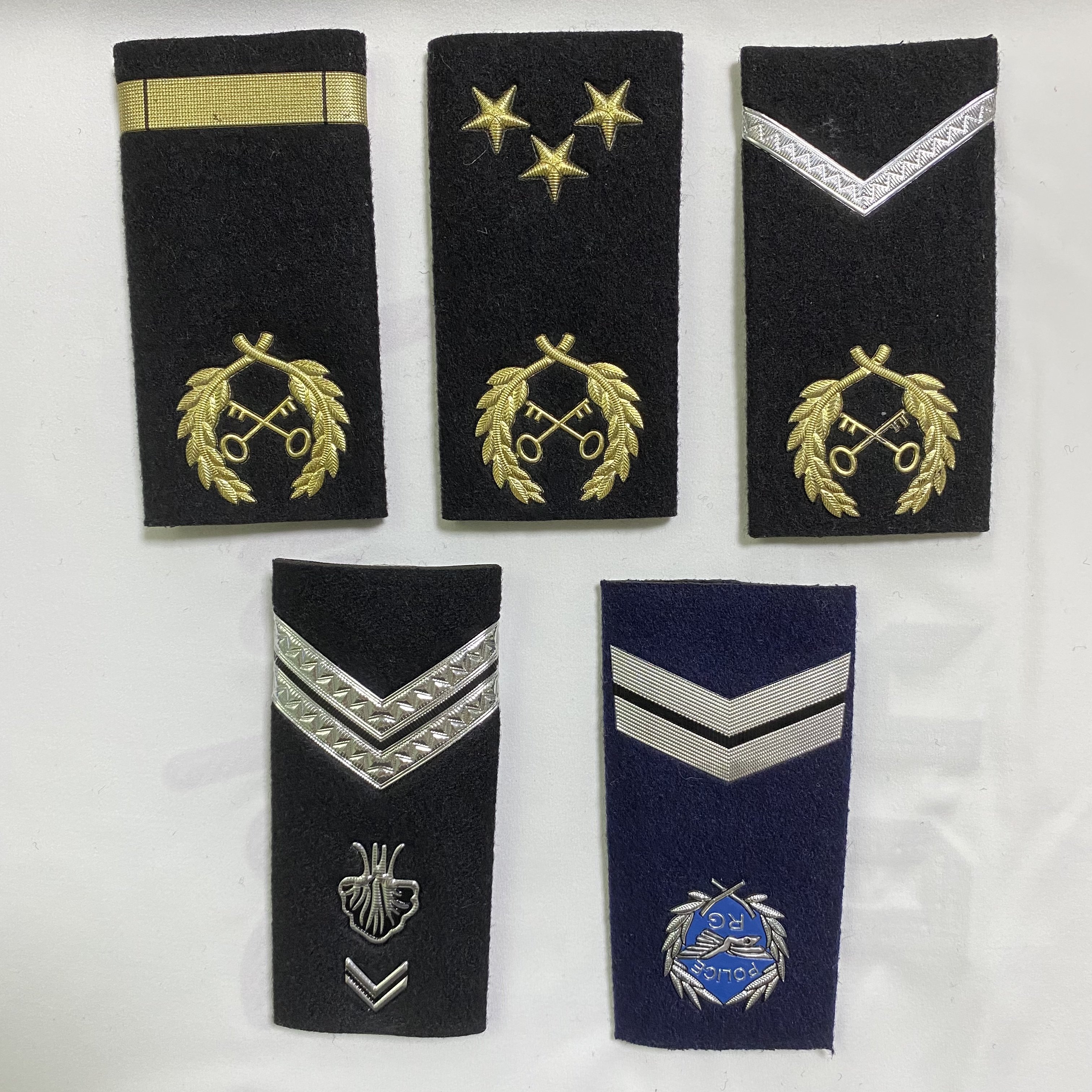 Custom Metal Shoulder Boards Badges Embroidery Epaulets for Service Firm Aviators Uniform Accessories