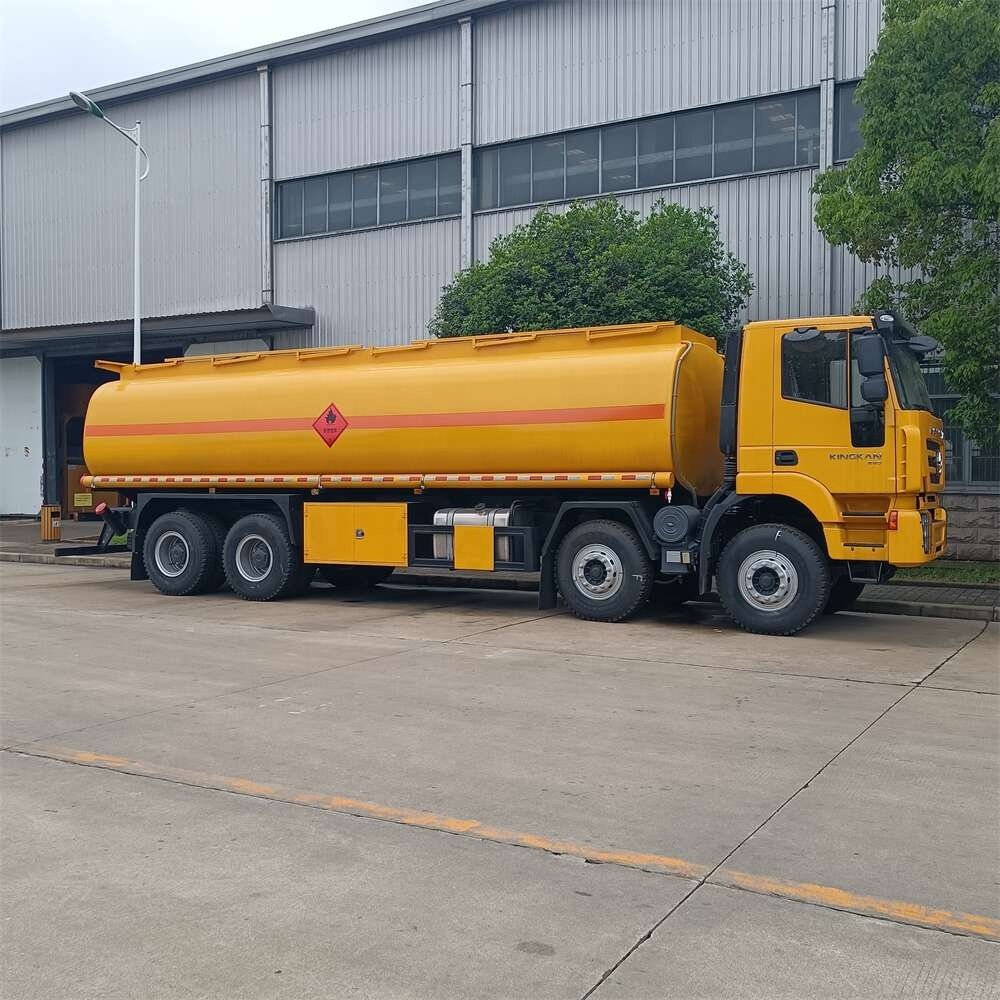 8*4 SAIC Hongyan 20 Tons Carbon Steel Stainless Steel Liquid Supply Car