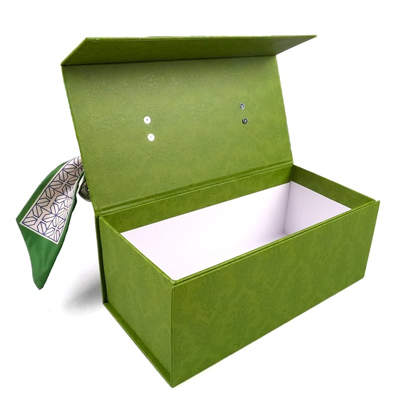 private label custom jewelry gift packaging magnetic green luxury gift party packs magnetic lid boxes with lace ribbon and metal
