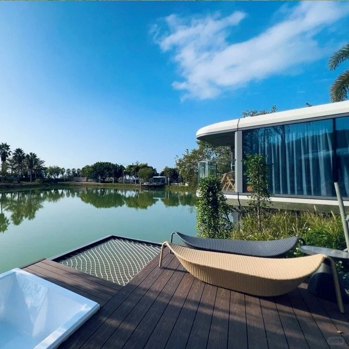 Factory Price Prefab Portable Mobile House Space Capsule House Movable House Capsule