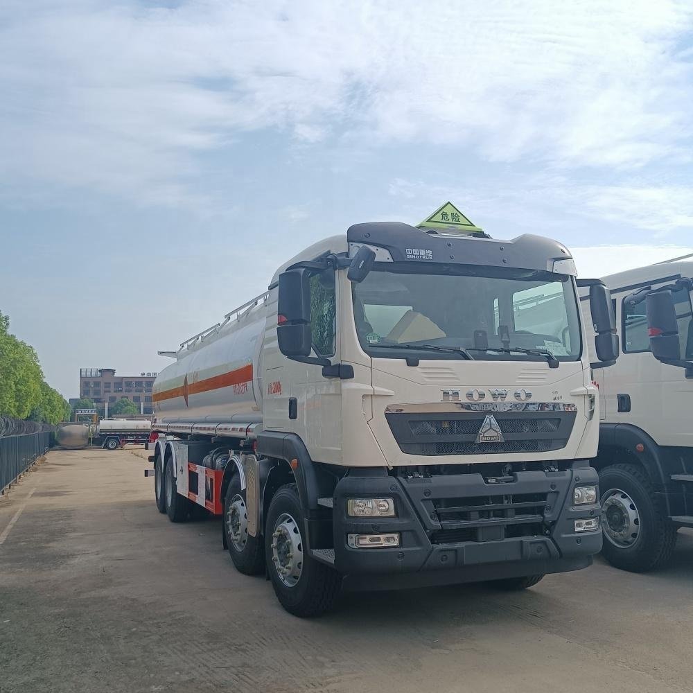8 * 4 SITRAK Front Four Rear Eight 27.5 square Aluminum Alloy Q235 Carbon Steel 304 Stainless Steel Oil Tanker