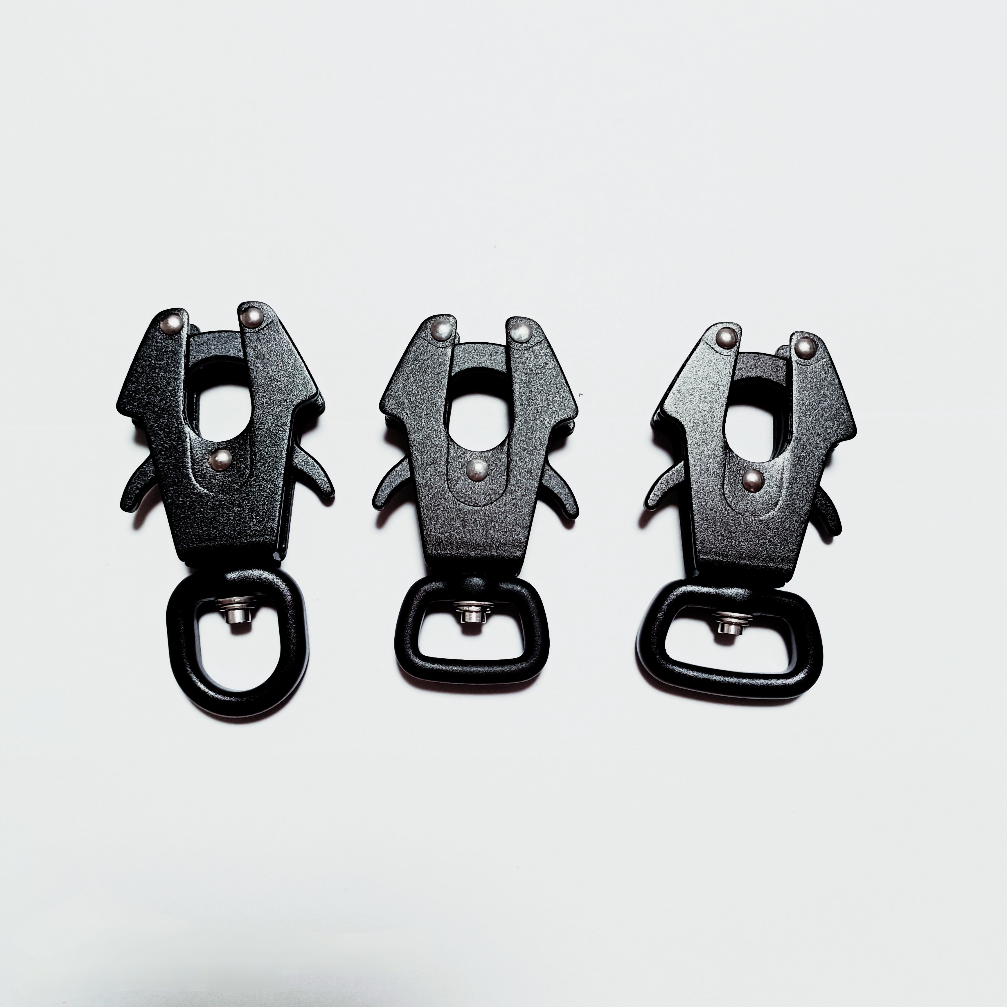 25mm Free Sample Pet Accessories Tactical Dog Leash Carabiner Multi-Function Aluminum Alloy Connectors Clip Frog Buckle