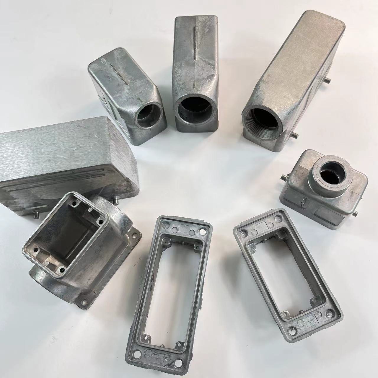 Custom Zamak Zinc Alloy Die Casting High Quality Anodizing Aluminum Die Casting Heavy Duty Aviation Plugs