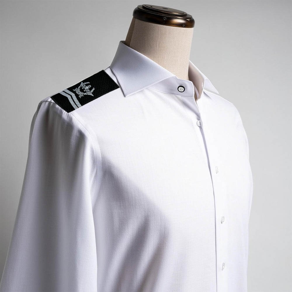 Customized Daily Aviation Pilot Uniform Set with Uniform Shoulder Epaulettes and Woven Embroidery Pattern Badges