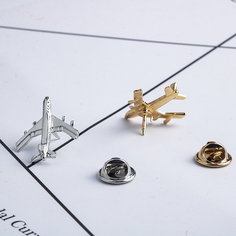 Aircraft Brooch for Women, Minimalist Accessories, Versatile and Atmospheric Outerwear Temperament