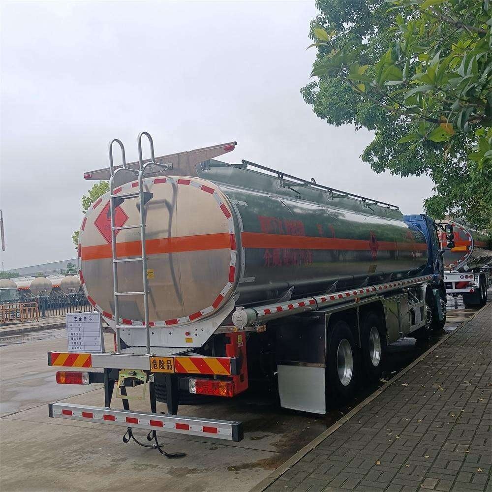 8*4High Quality Aluminium Steel Q235 YOUNGMAN TATRA DFAC DFM DAF Camion Citerne