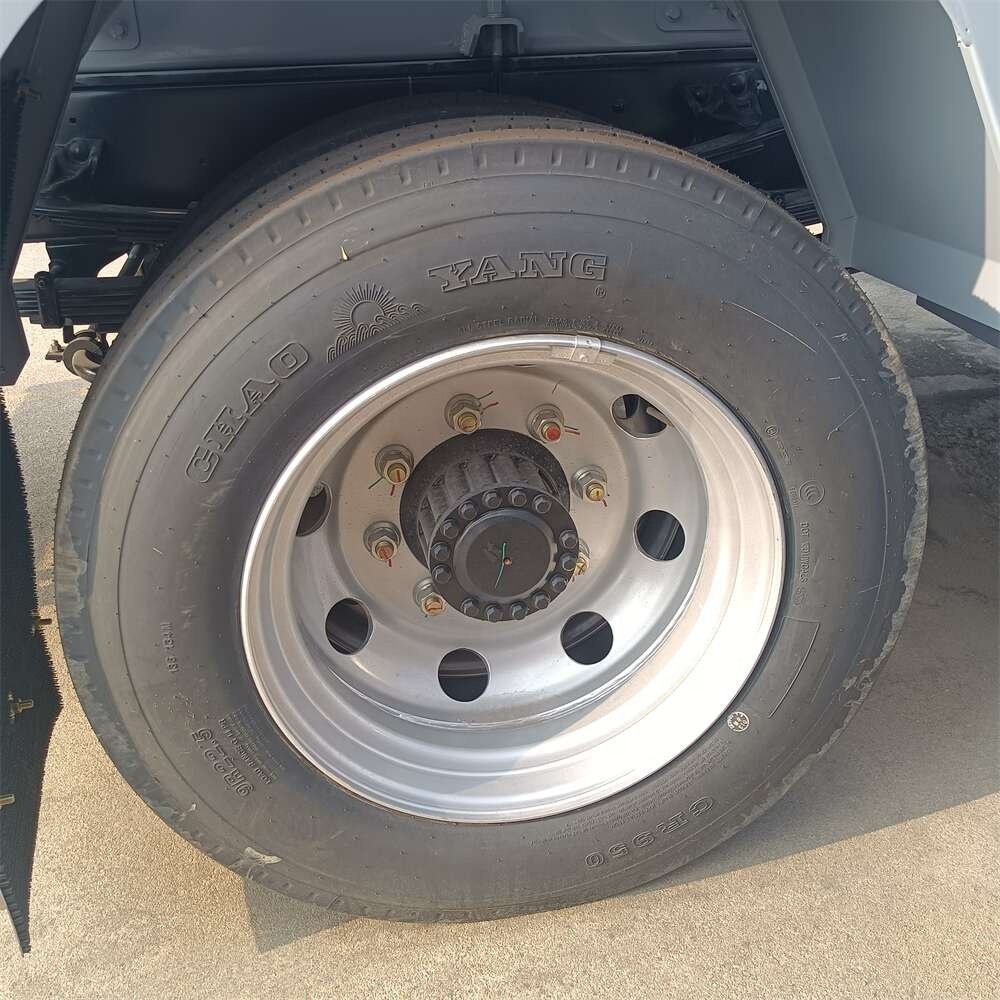 9.8 Fang JAC Junling Q235 Carbon Steel 304 Stainless Steel Refueling Truck