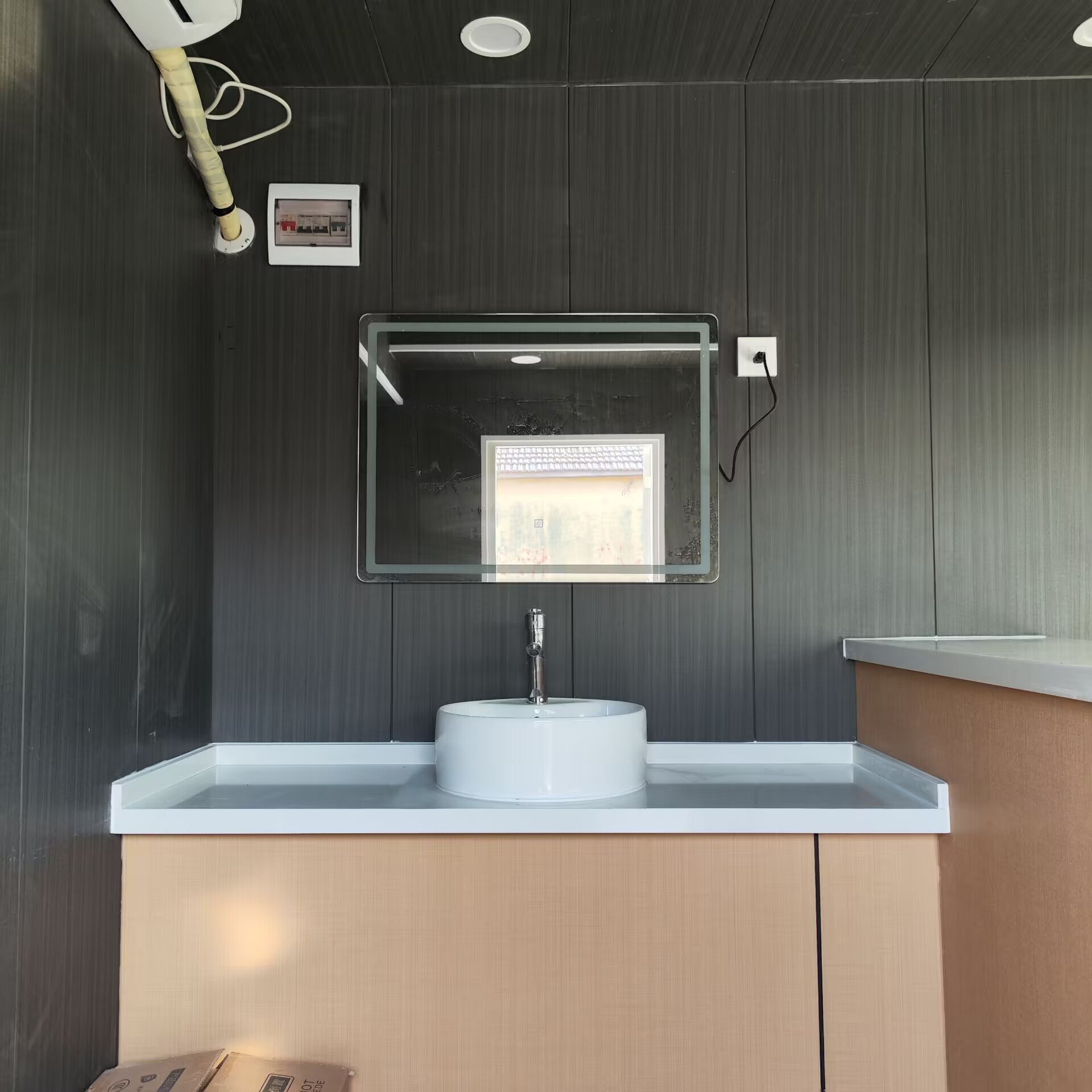 2025 Luxury Modern Space Capsule Prefab Capsule Tiny House Mobile Home Capsule for Hotel and Villa