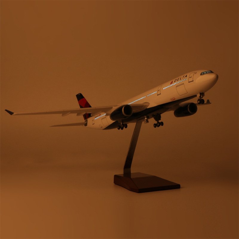 1/135 Aircraft Model 47CM for Aviation A330 Delta Airplane Aircraft Souvenirs with Landing Gears Support Customization