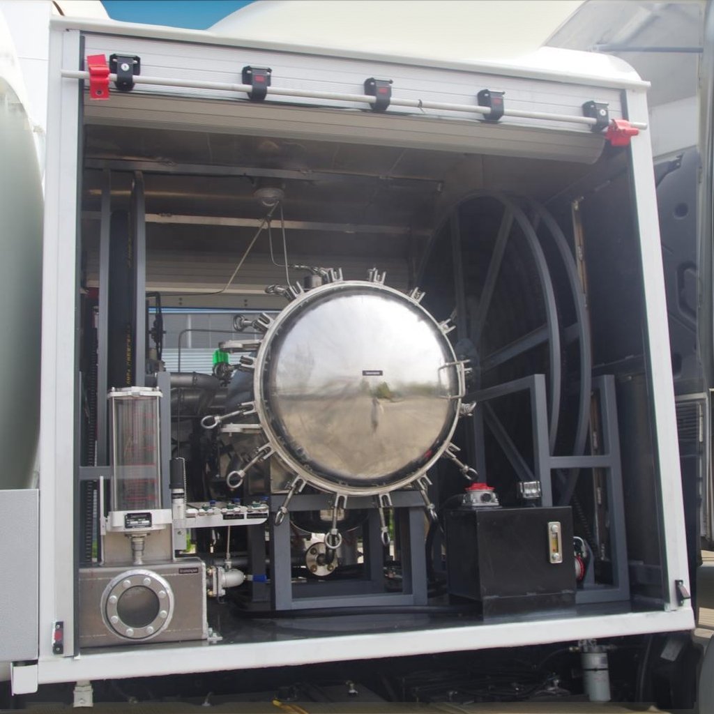 Factory Direct 8*4 Manual Fuel Tanker Trucks NISSAN HOWO Jiefang FAW New Aircraft Helicopters Refueling tank Truck