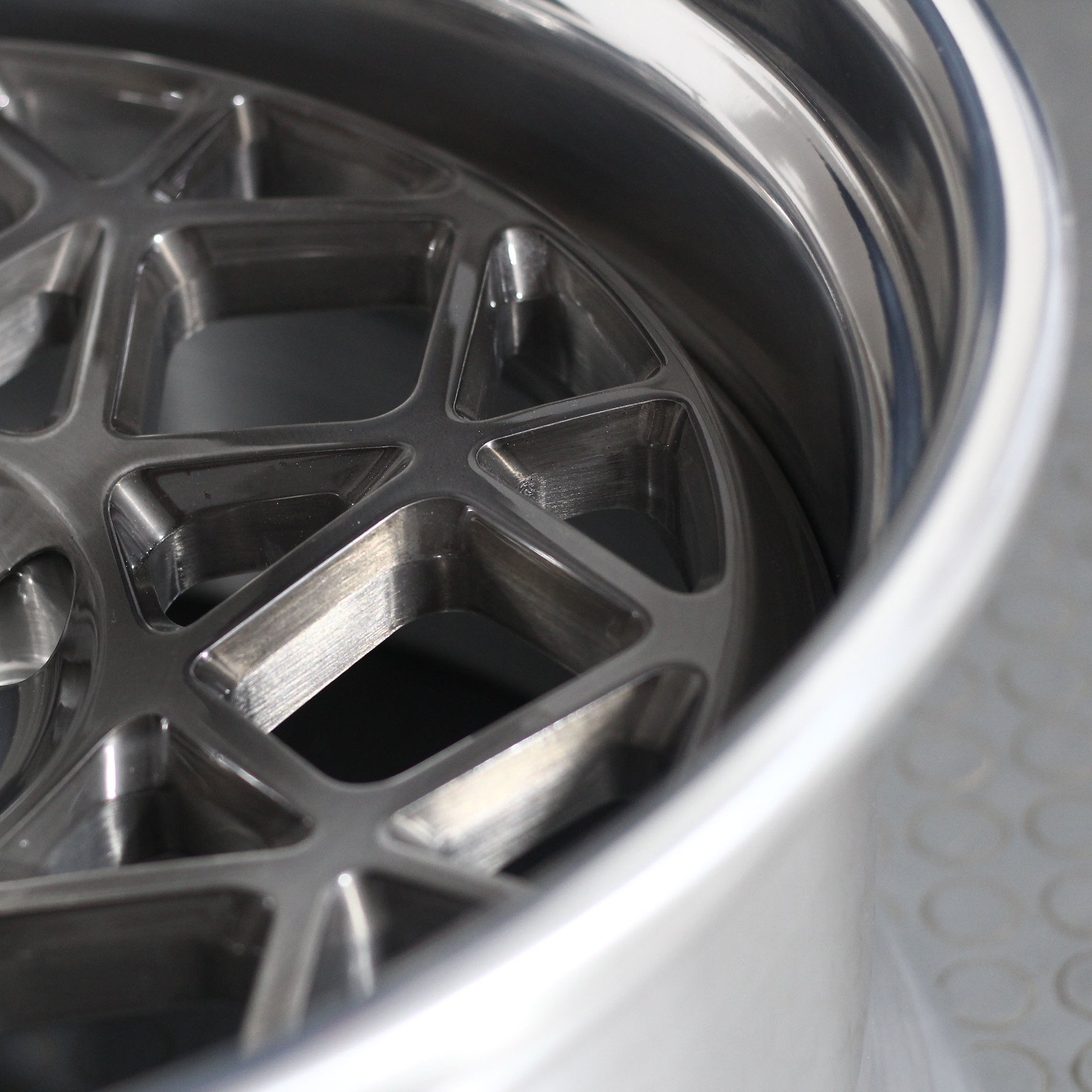 Custom 2 Piece Wheel Forged Passenger Car Wheels Rims16 26 Inch 5 Holes 6061 Alloy Car Wheel for Sale