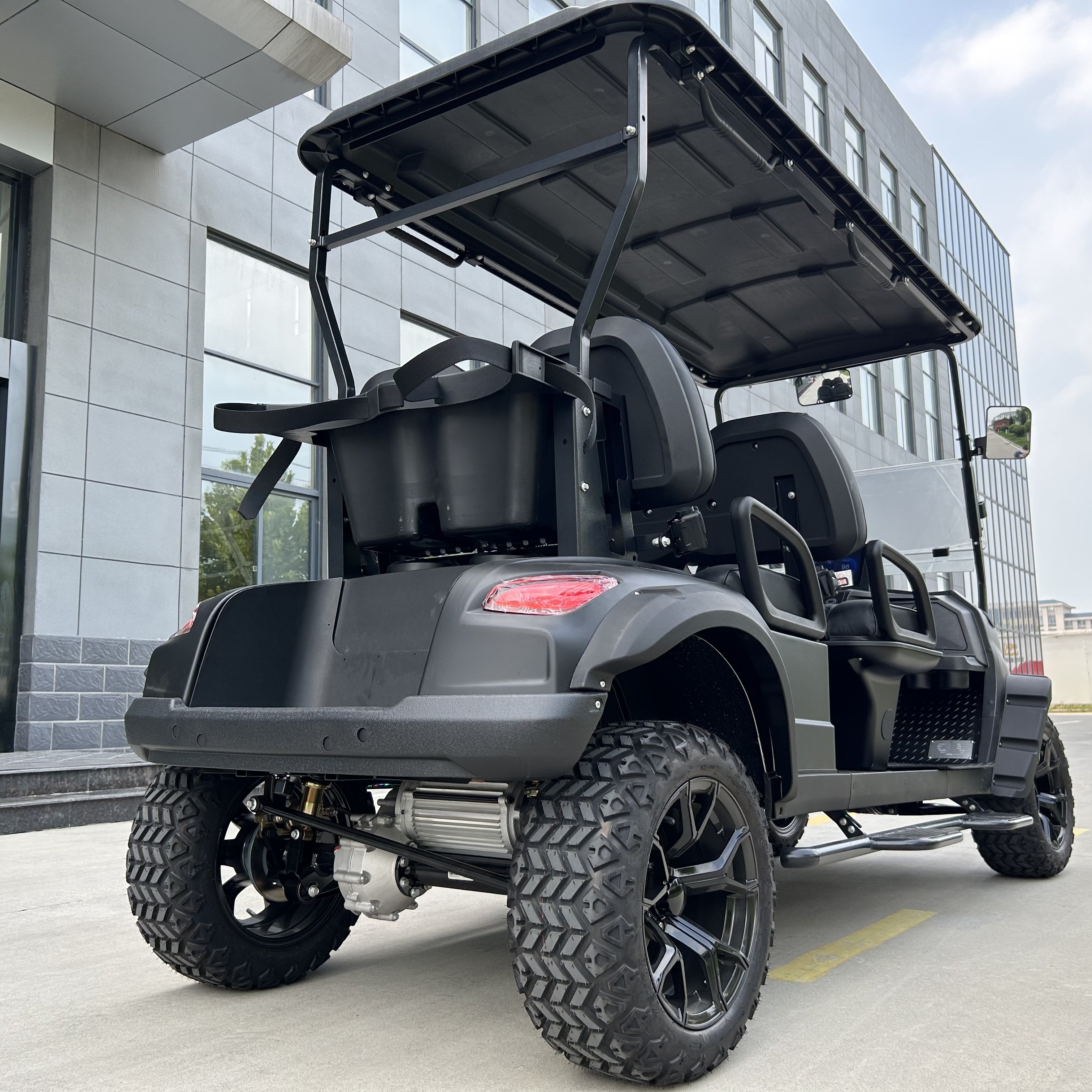 2024 Luxury Golf Cart With Folded Back Seat Chinese Lifted 6 Seat Golf Cart