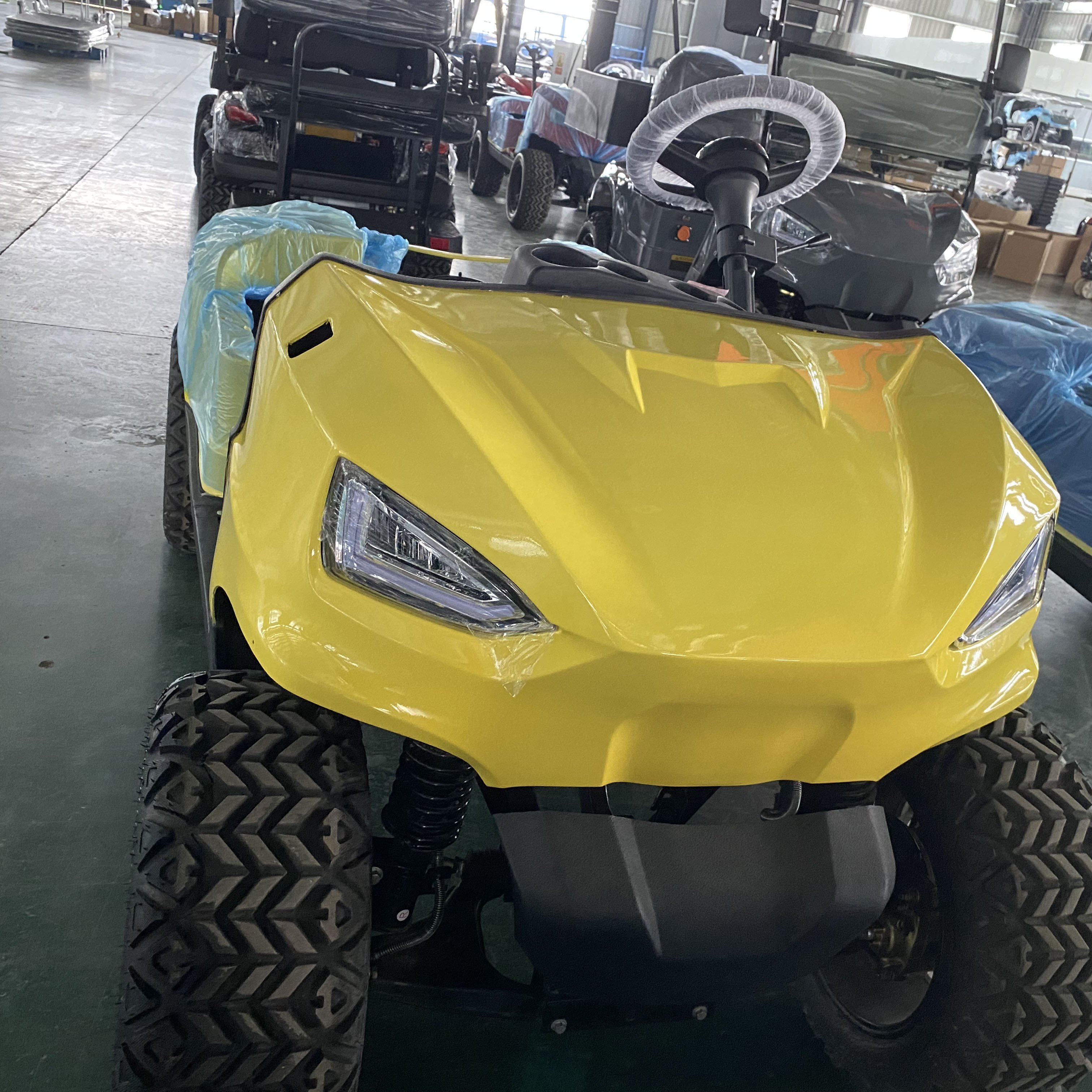 2024 New Design Evolution Golf Cart Club Car Waterproof 4 Seater Electric Golf Cart 4 Wheel Disc Brake Perfect Chassis Max 120KM