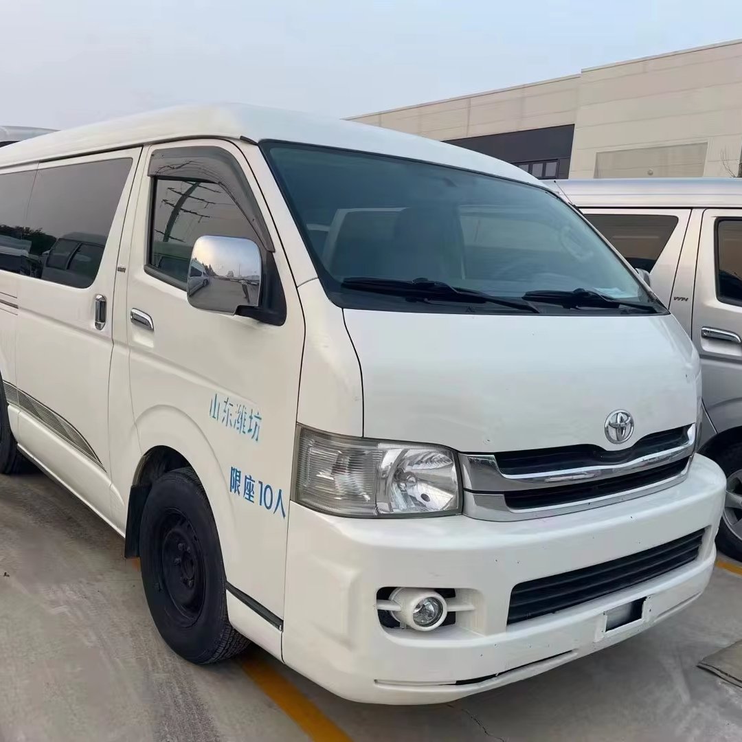 Hot Sale The TOYOTA HIACE 18Seats Van with Manual Transmission and Euro 2 Emission is Your Ideal Choice for Comfortable Travel