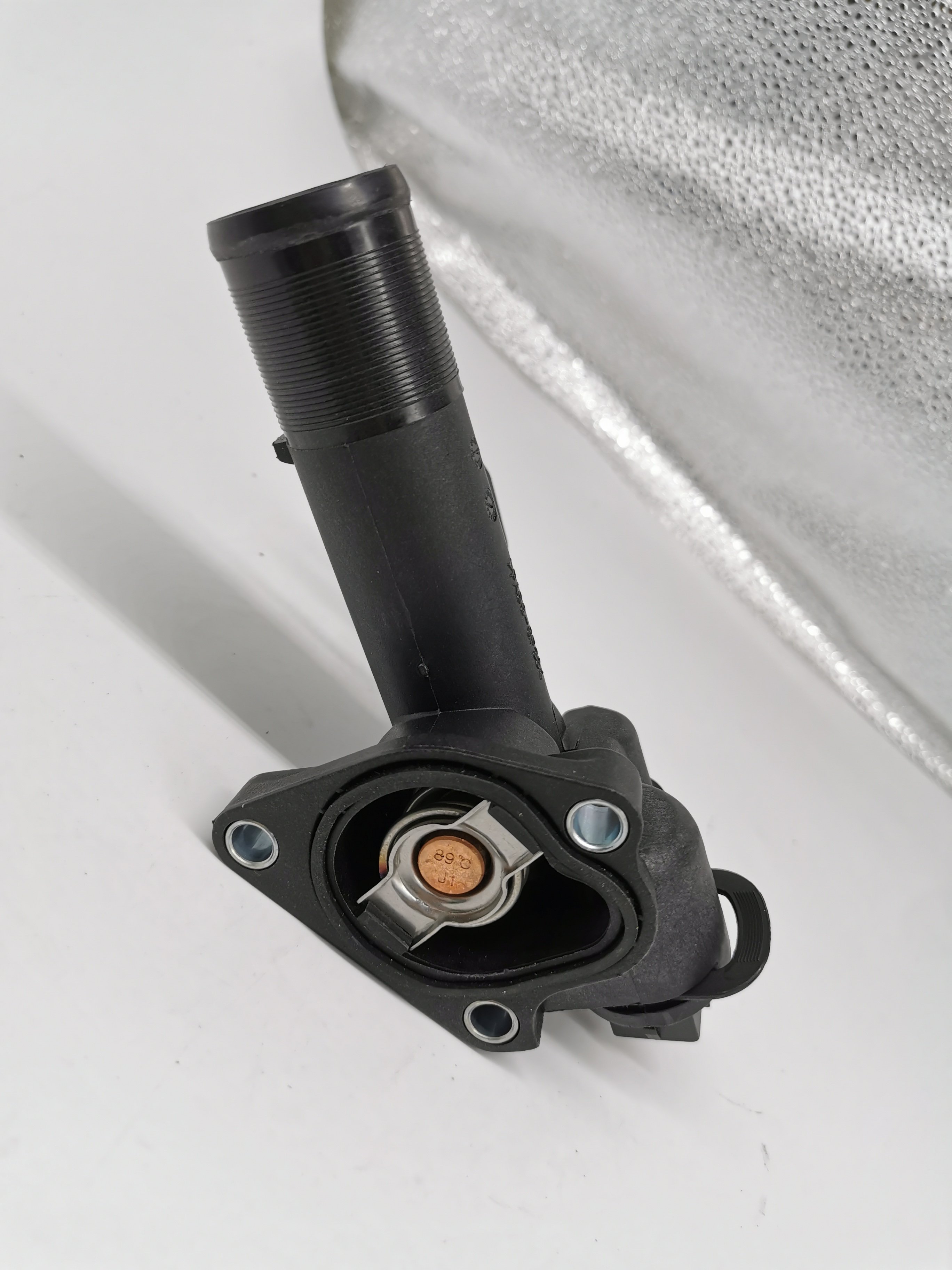 engine cooling thermostat housing cover a engine parts 8200558779