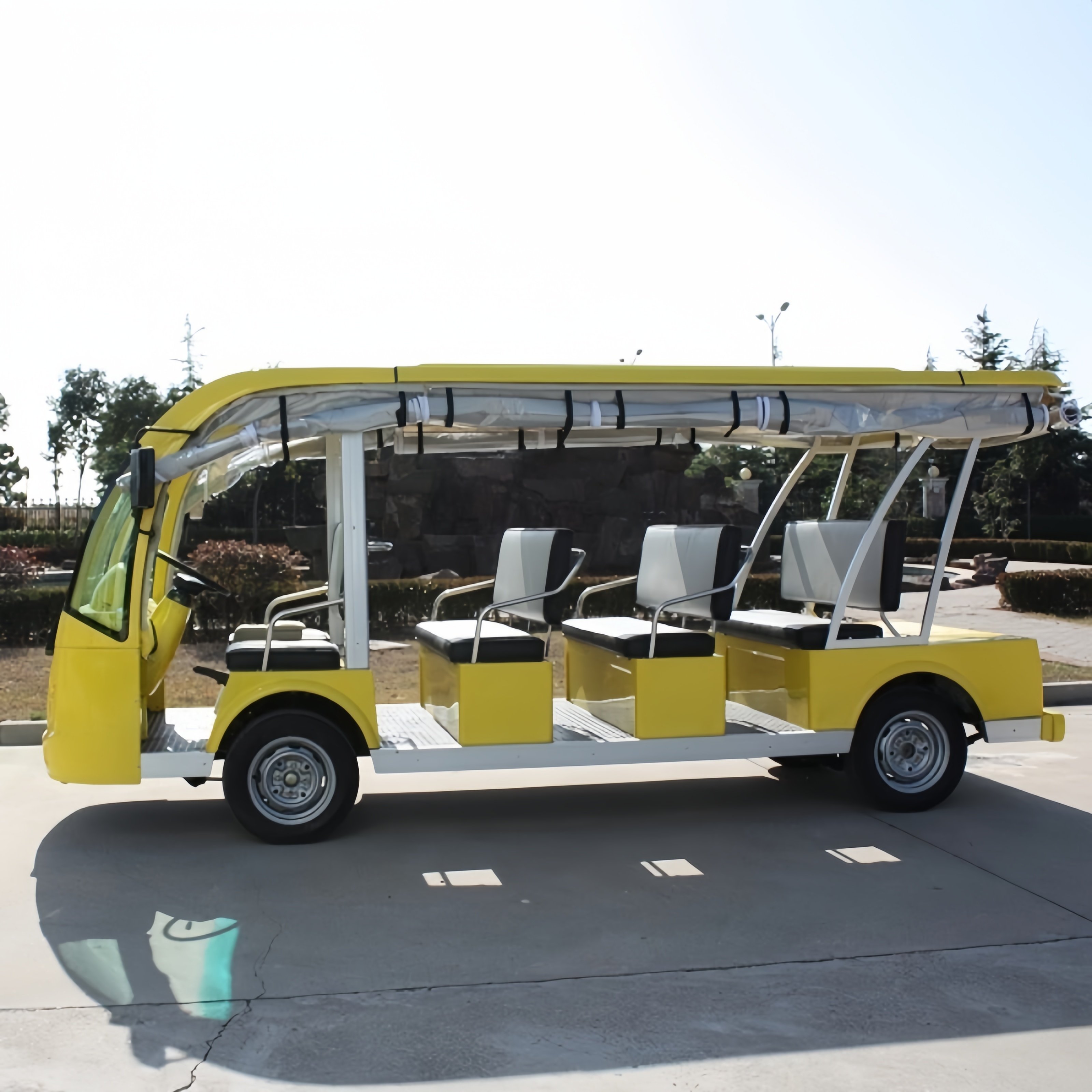 11 Seats Four Wheels Electric Mini Bus Sightseeing Bus Electric Tourist Shuttle Bus