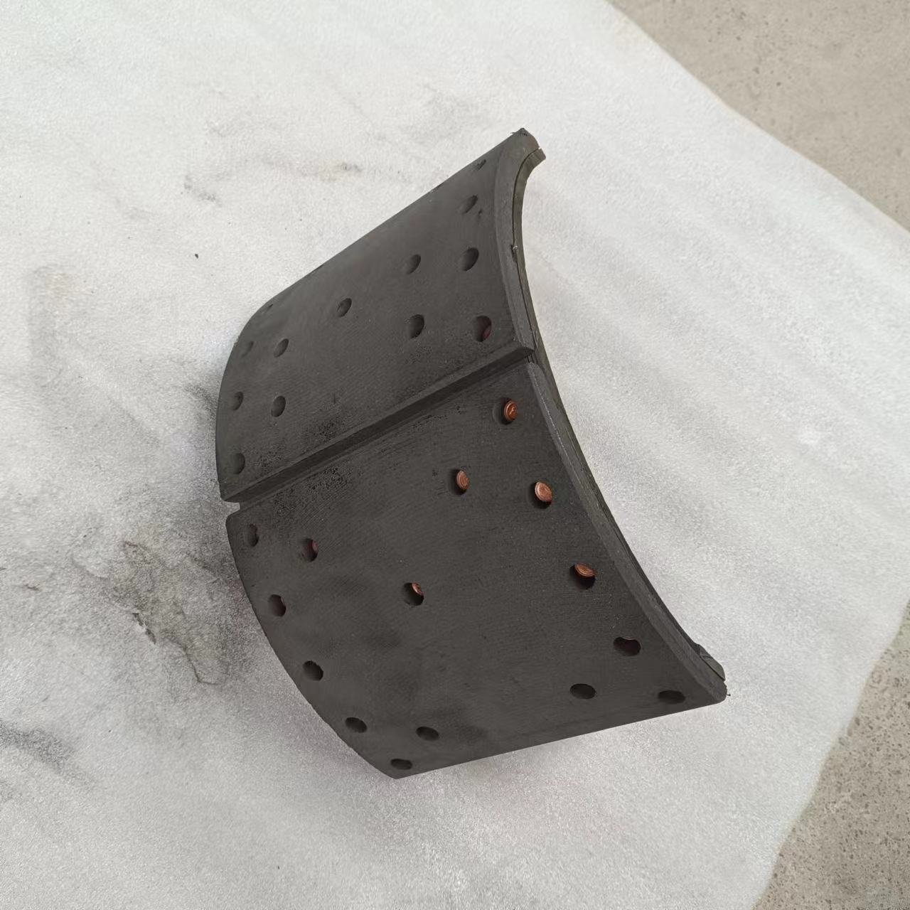 Good Quality Bus Brake Parts Promotional OEM Low Price Bus Brake Lining Shoes Car Brake Shoes for Chinese Bus