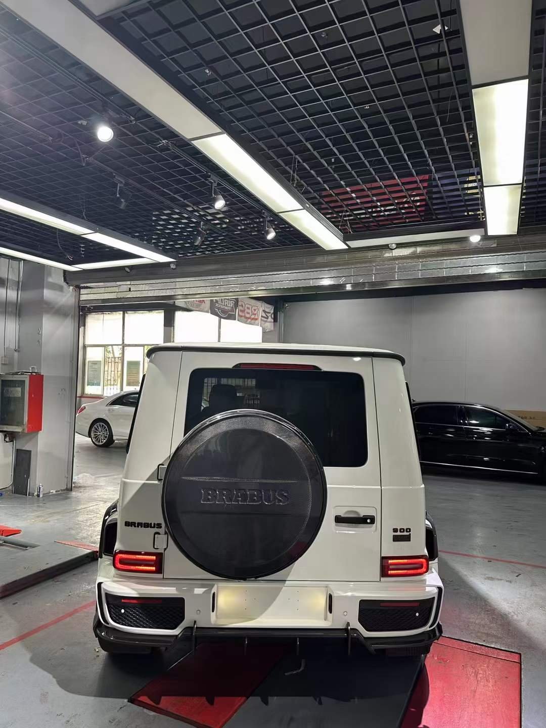 Dry Carbon Fiber Auto Parts for Mercedes-Benz G-CLASS W464 Upgrade Bra-bus G900 Rocket Body Kit Hood Front Lip Exhaust Pipe