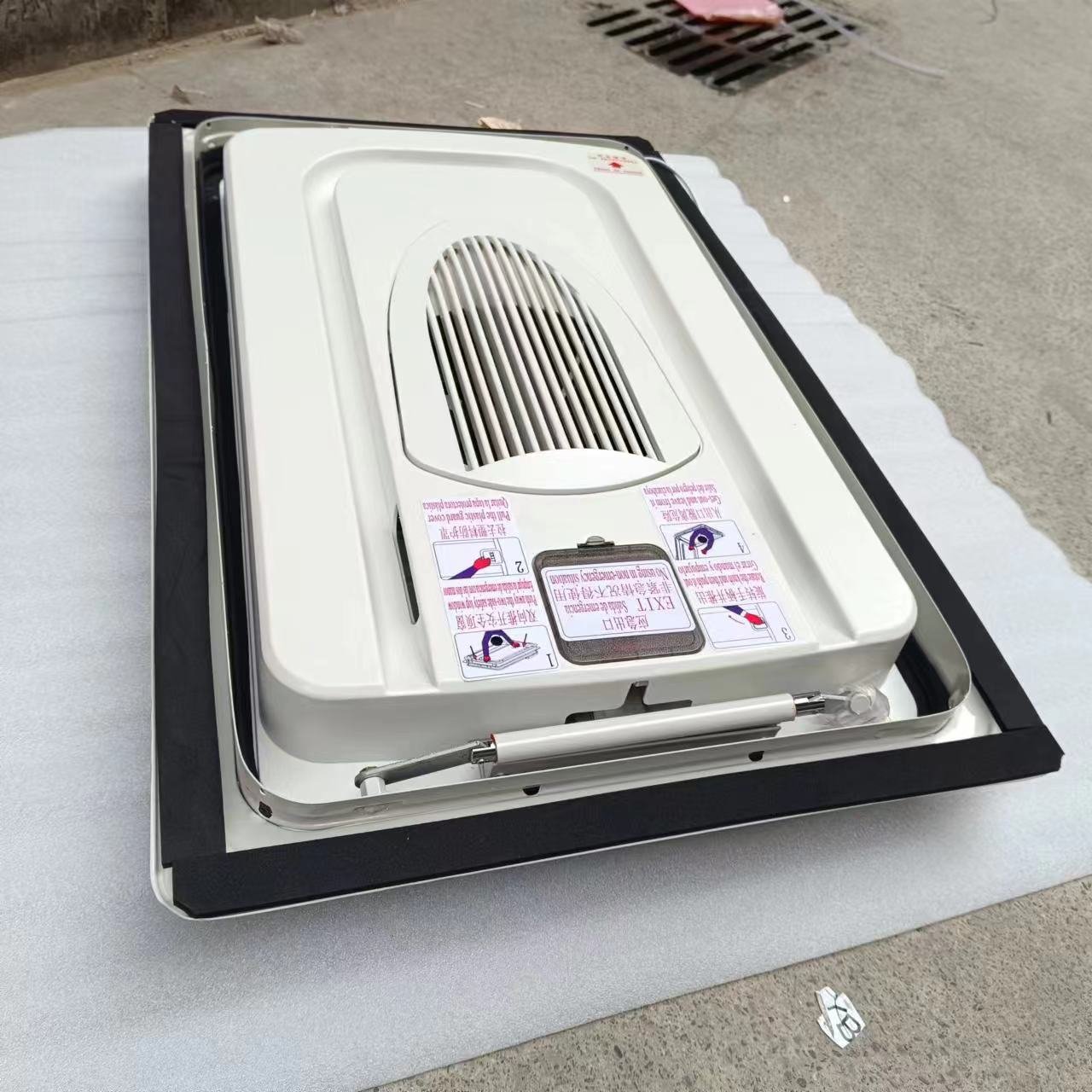 Original Quality Bus Interior Parts WG99X-7 Bus Safe Exit Skylight Public Bus Skylight Emergency Exit for Yutong