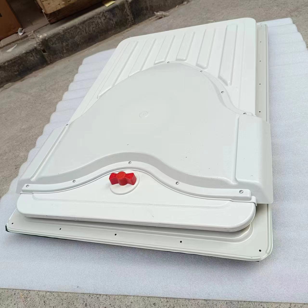 Original Quality Bus Interior Parts WG99X-7 Bus Safe Exit Skylight Public Bus Skylight Emergency Exit for Yutong