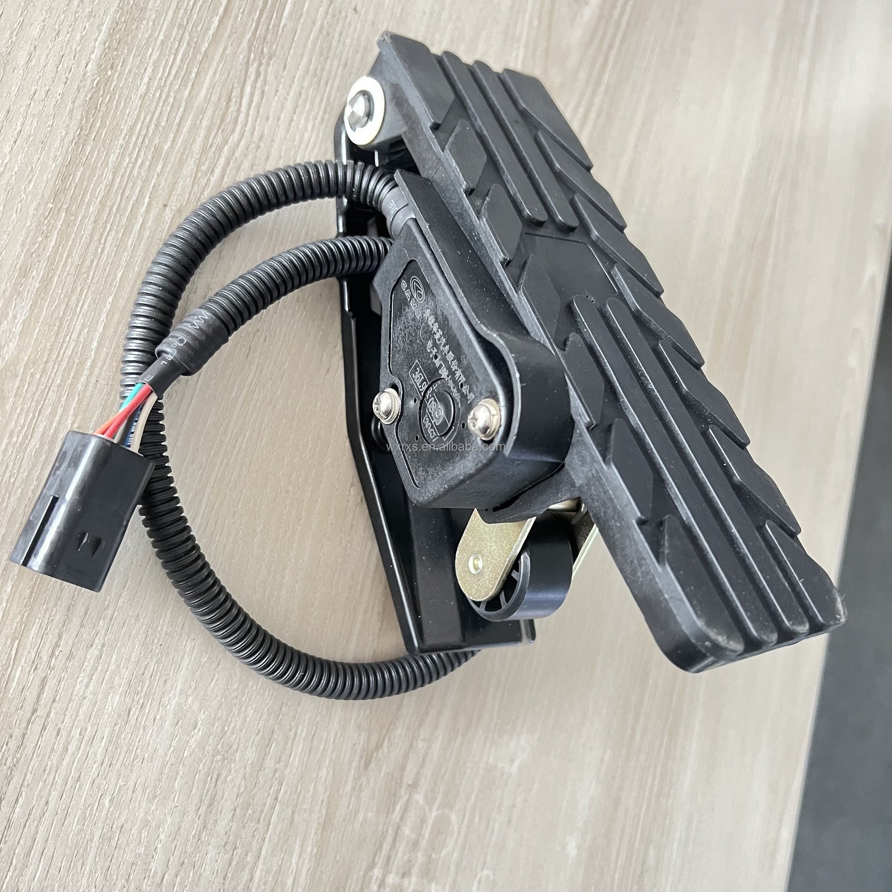 OEM Manufacturing Electric Vehicle Spare Parts Foot Pedal for Excavator Accelerator Pedal