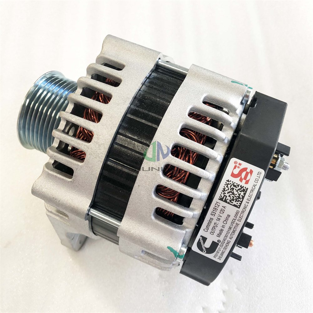 Auto Truck Tractor Yutong Kinglong Bus ISF2.8 Diesel Engine Parts 5318121 Alternator for FOTON
