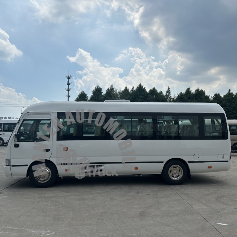 16 24 Seats Coach Bus Diesel Engine Bus for Long Distance