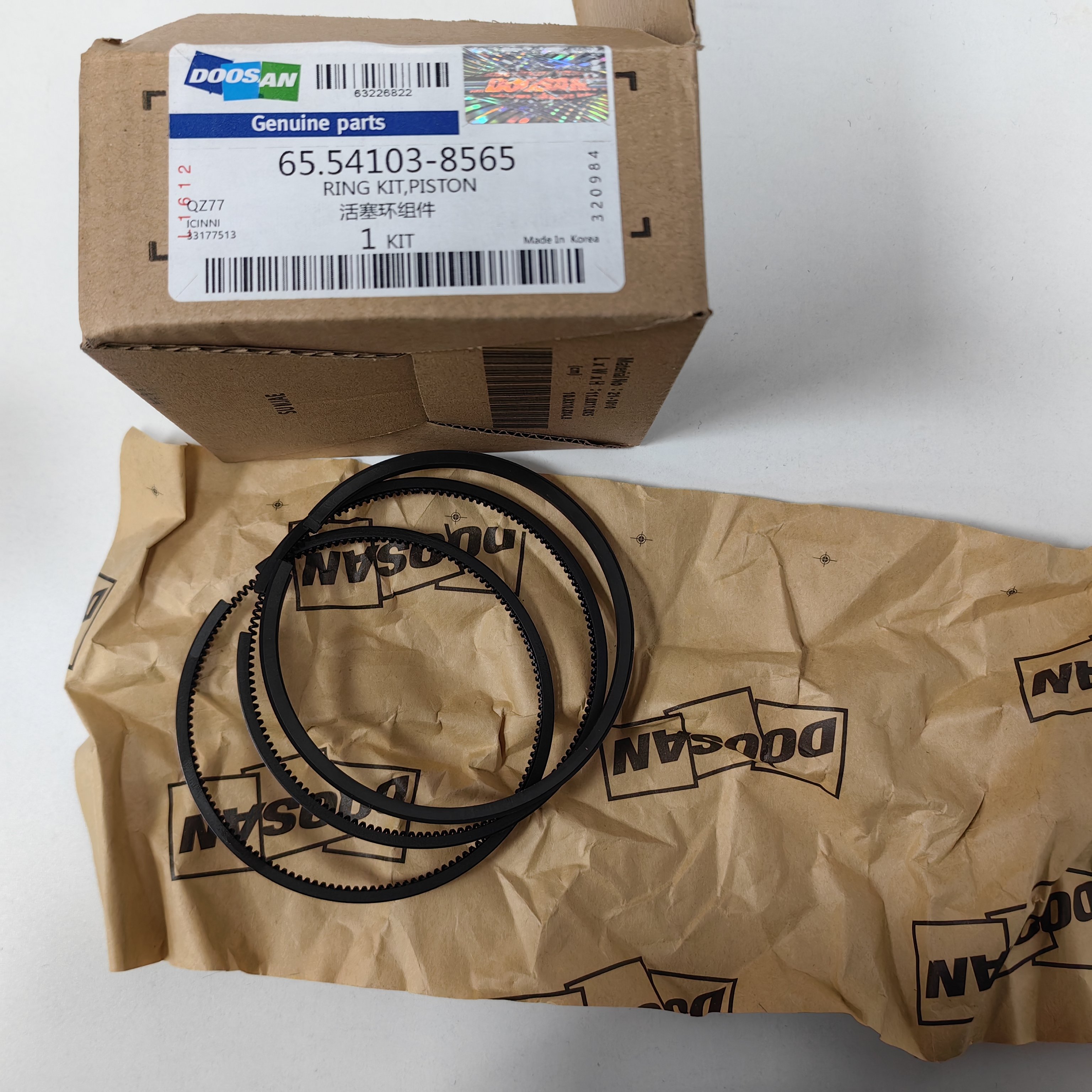 Truck Excavator Daewoo Bus Parts BM090 BH115 De08tis De08 D1146 65.54103-8565 Air Compressor Piston Ring for Doosan Engine