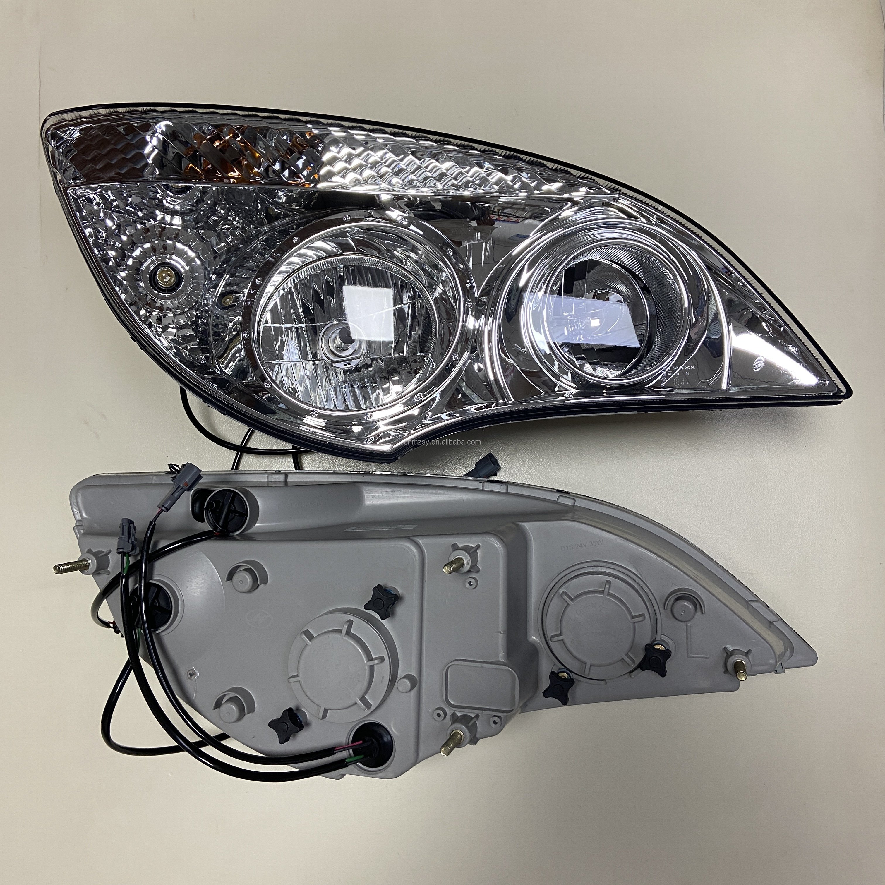 High Quality Original SCA NIA Bus 24V 70W Right Front Combination Light for Higer Bus