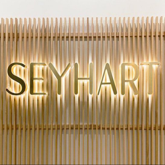 Hot-Selling 3D Letter Shop Signs Luminous Building Customized Business Signs and Logo Outdoor Storefront Led Letters