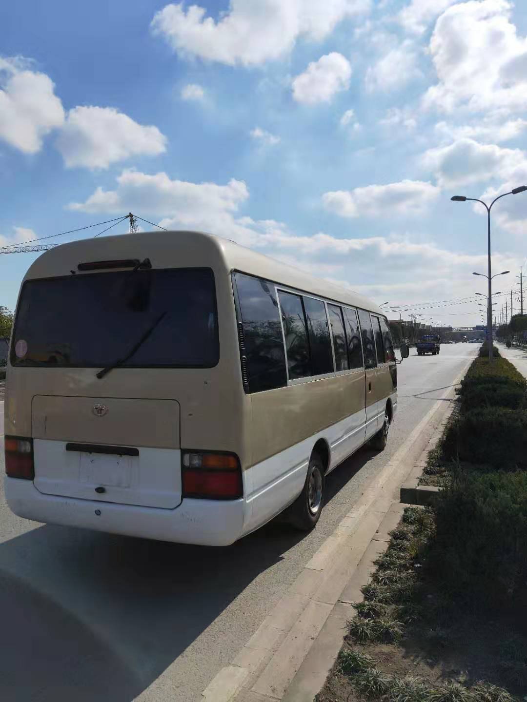 Spring Suspension 6 Cylinder Used Buses Original Japanese Used Toyot Coaster Bus for Sale 30 Seats Diesel 1hz Engine City Car