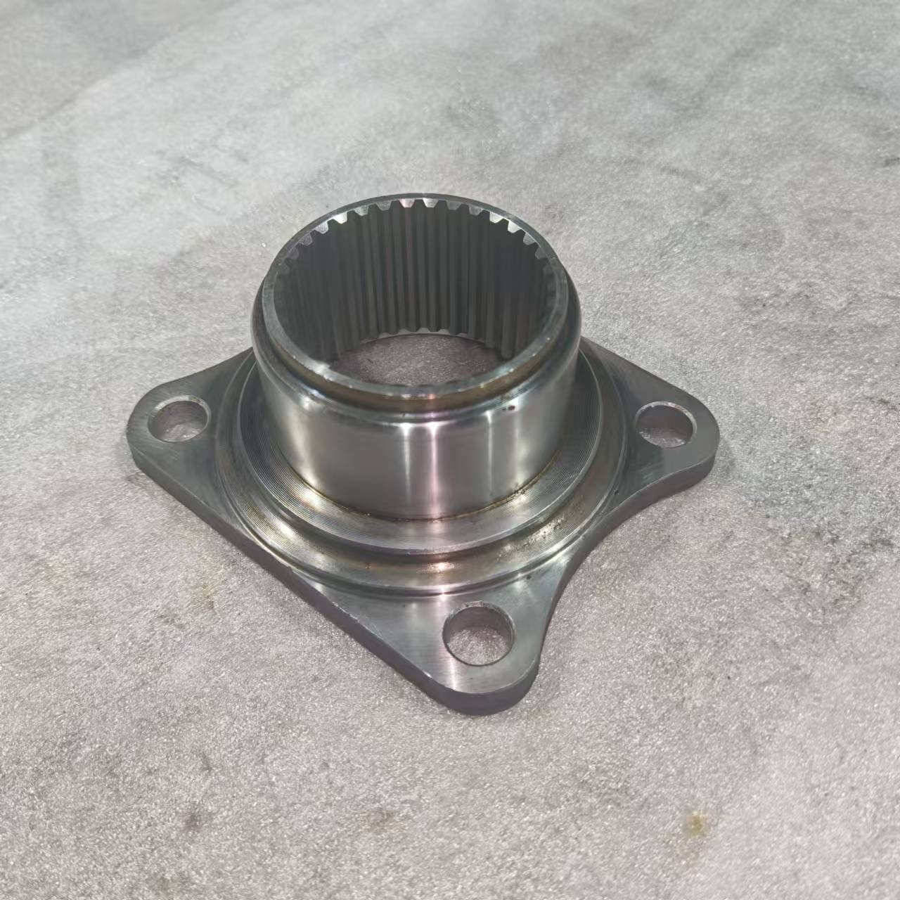 High-Performance Two-Axle Flange Auto Engine Truck Transmission Systems New S6-80 S6-100 Transmission Output Flange 108308083