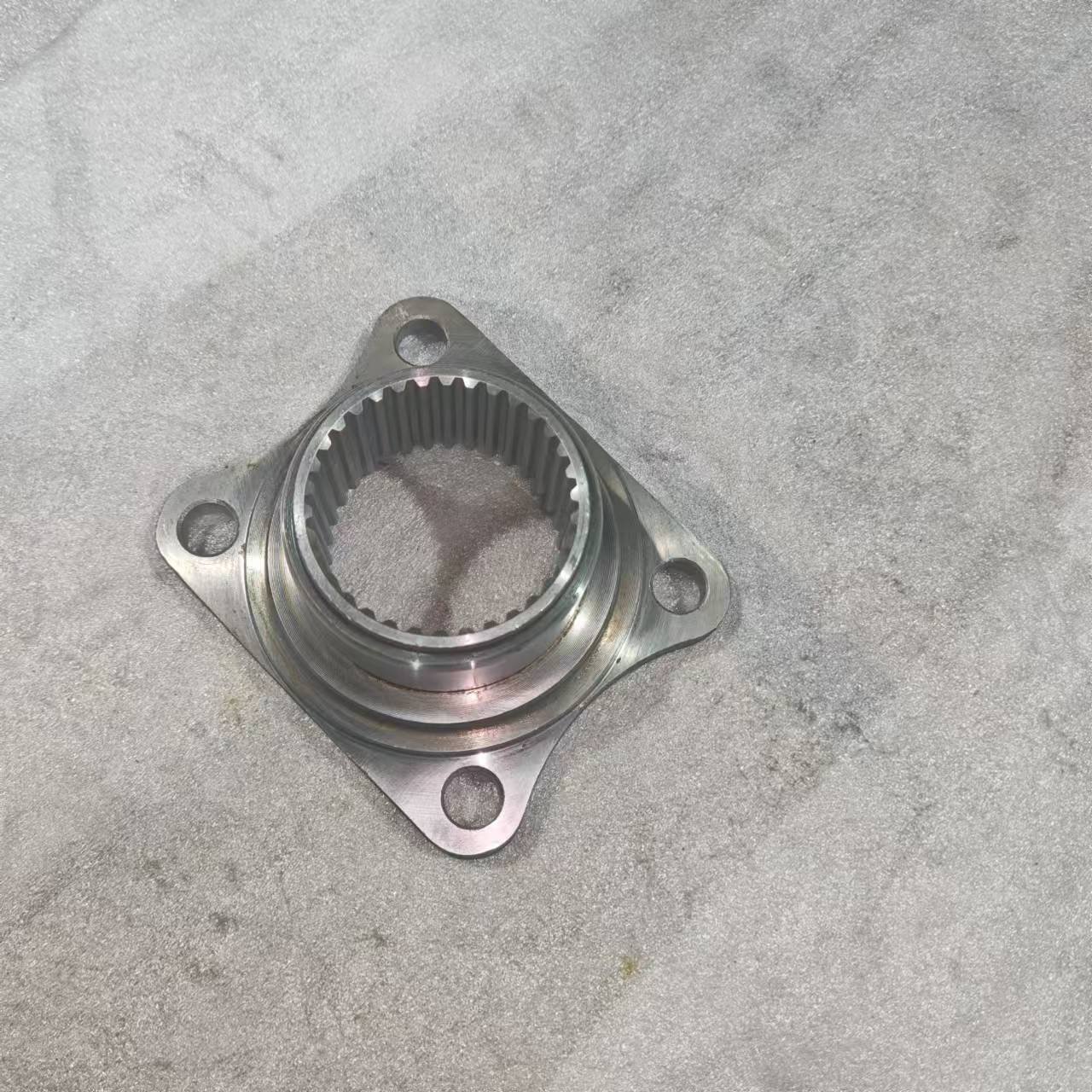 High-Performance Two-Axle Flange Auto Engine Truck Transmission Systems New S6-80 S6-100 Transmission Output Flange 108308083