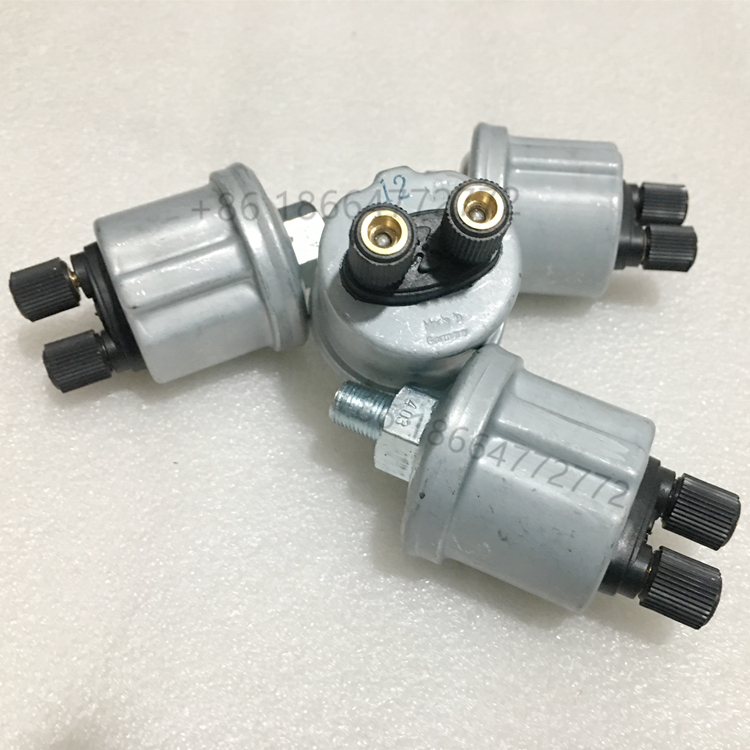 Bus Spare Parts Engine Oil Pressure Sensor for F11 F12 yutong