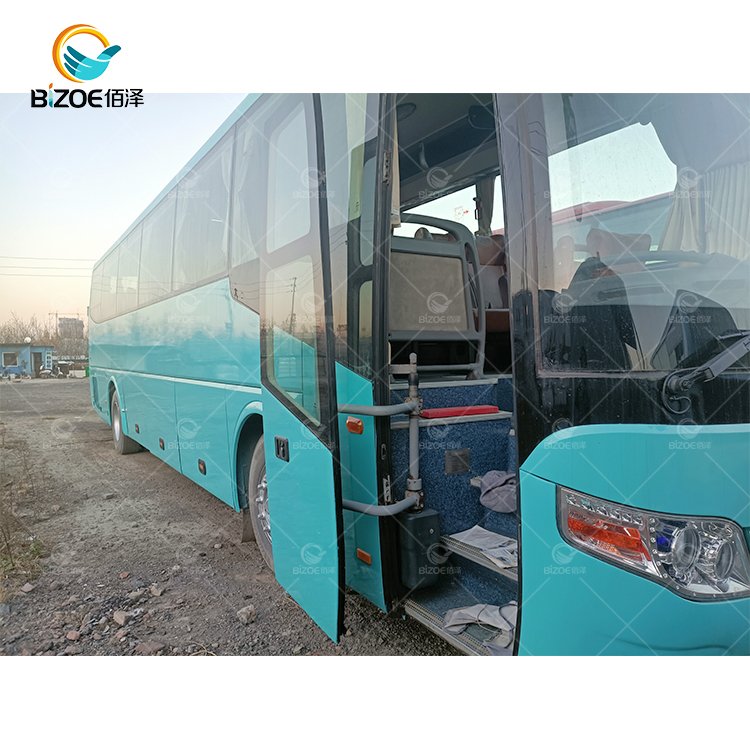 Yutong Bus Second Hand Bus for Sale in Africa Used Buses and Coaches, Model Zk6107, 35 Passenger Seaters