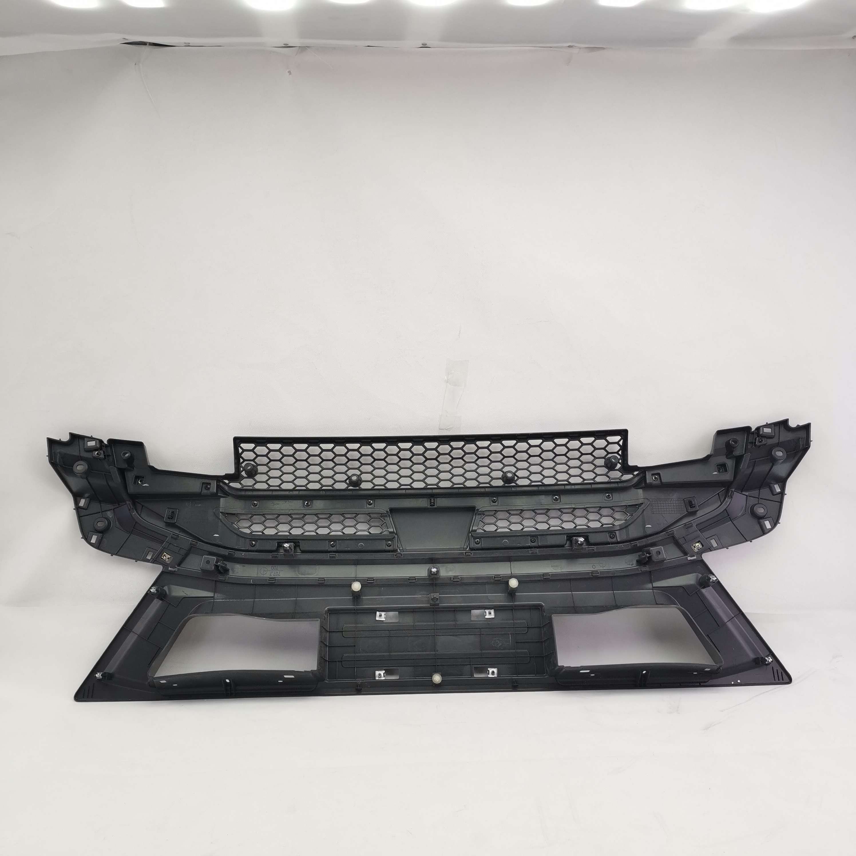 Foton Truck Parts Bumper Grille FM483100000101-AM0122