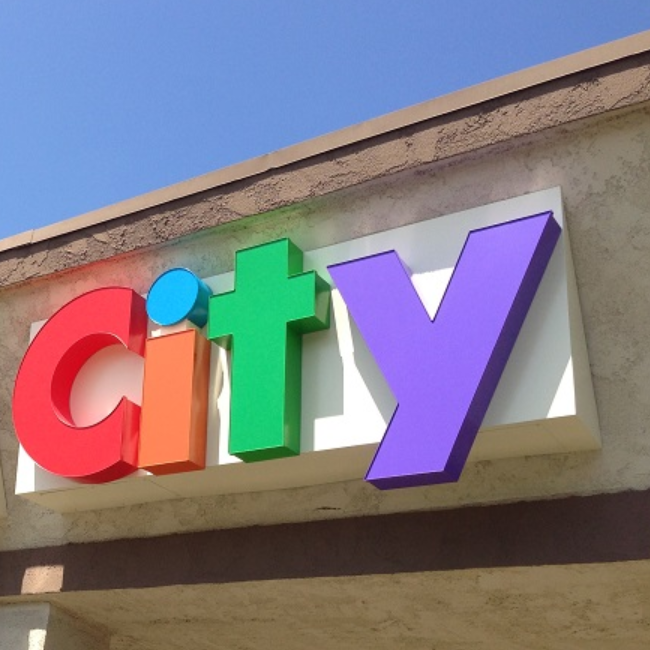 Commercial Building Sign Channel Letters on Raceway Face Lit Wall Sign for Retail Signs