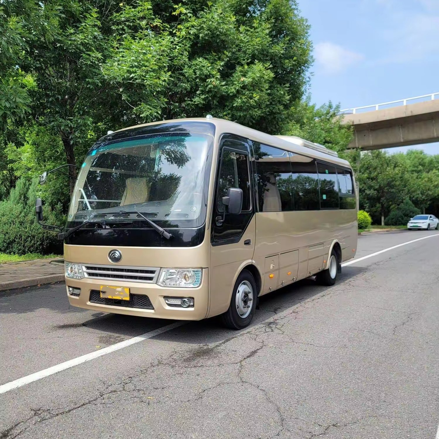 Promotion Yutong Bus Right Hand Drive Youtong 30 Seater Luxury City Buses Front Engine Coaches Second Hand Auto Bus for Sale