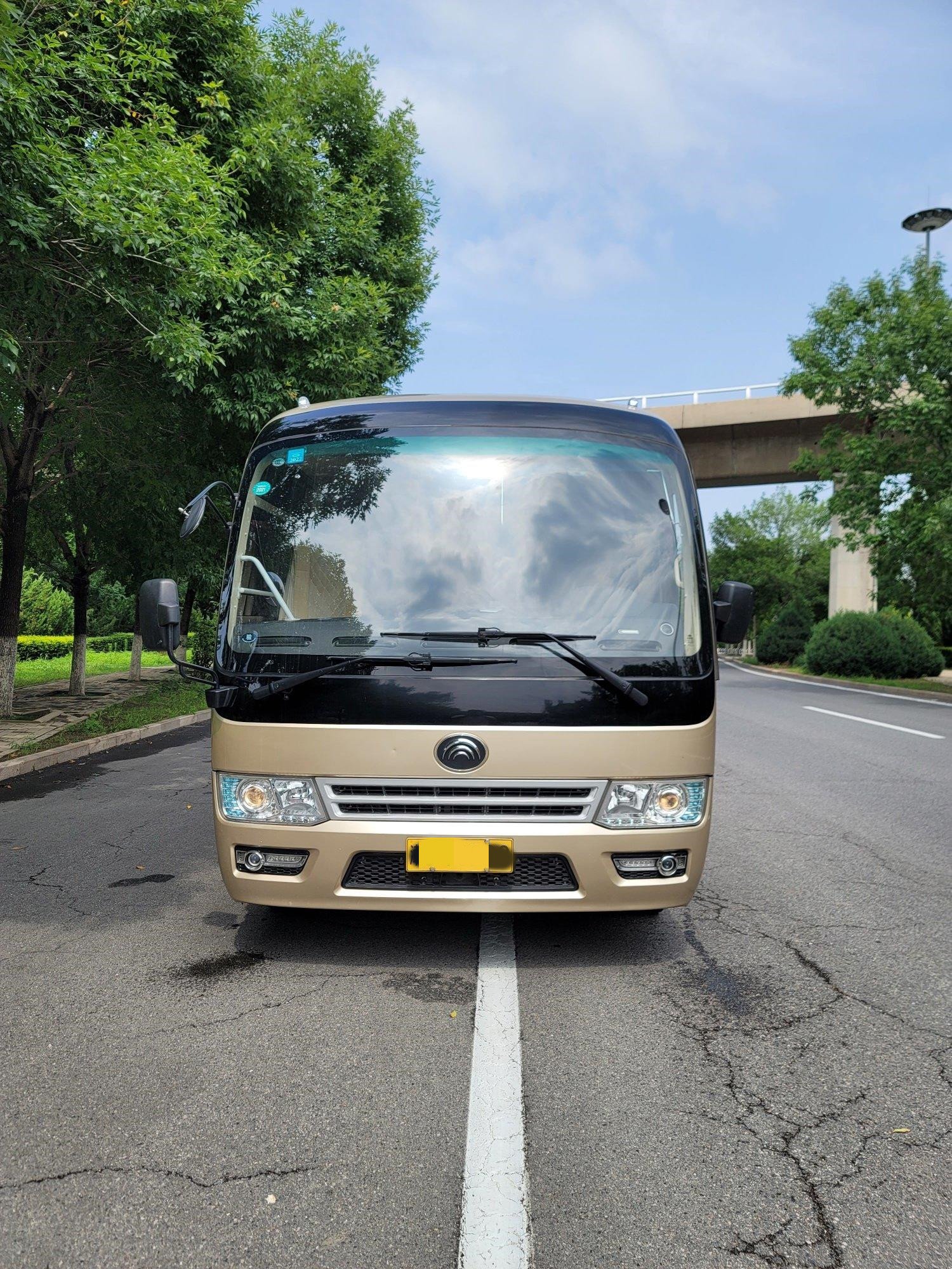 Promotion Yutong Bus Right Hand Drive Youtong 30 Seater Luxury City Buses Front Engine Coaches Second Hand Auto Bus for Sale