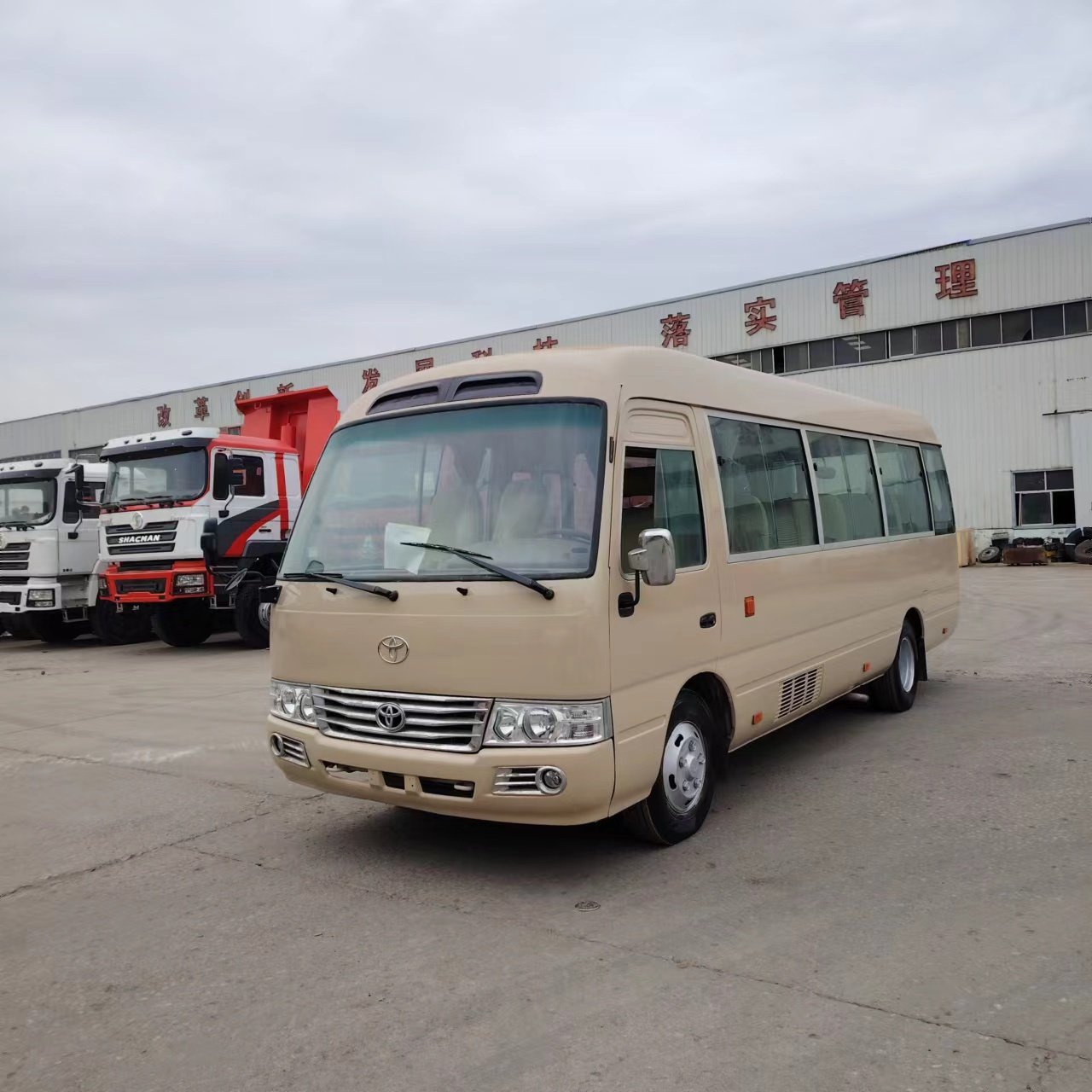 Customized Used Toyota Coaster 2020 30 Seater Bus Second Hand Toyota Coaster Mini Bus for Sale