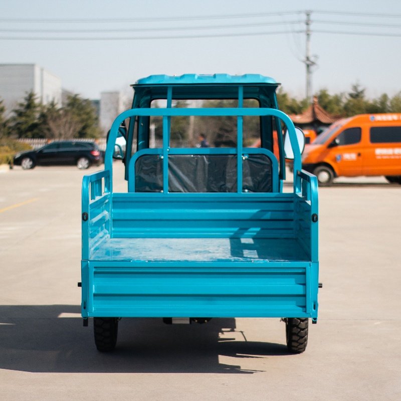 Half Closed Three Wheel Electric Cargo Tricycle With Cabin