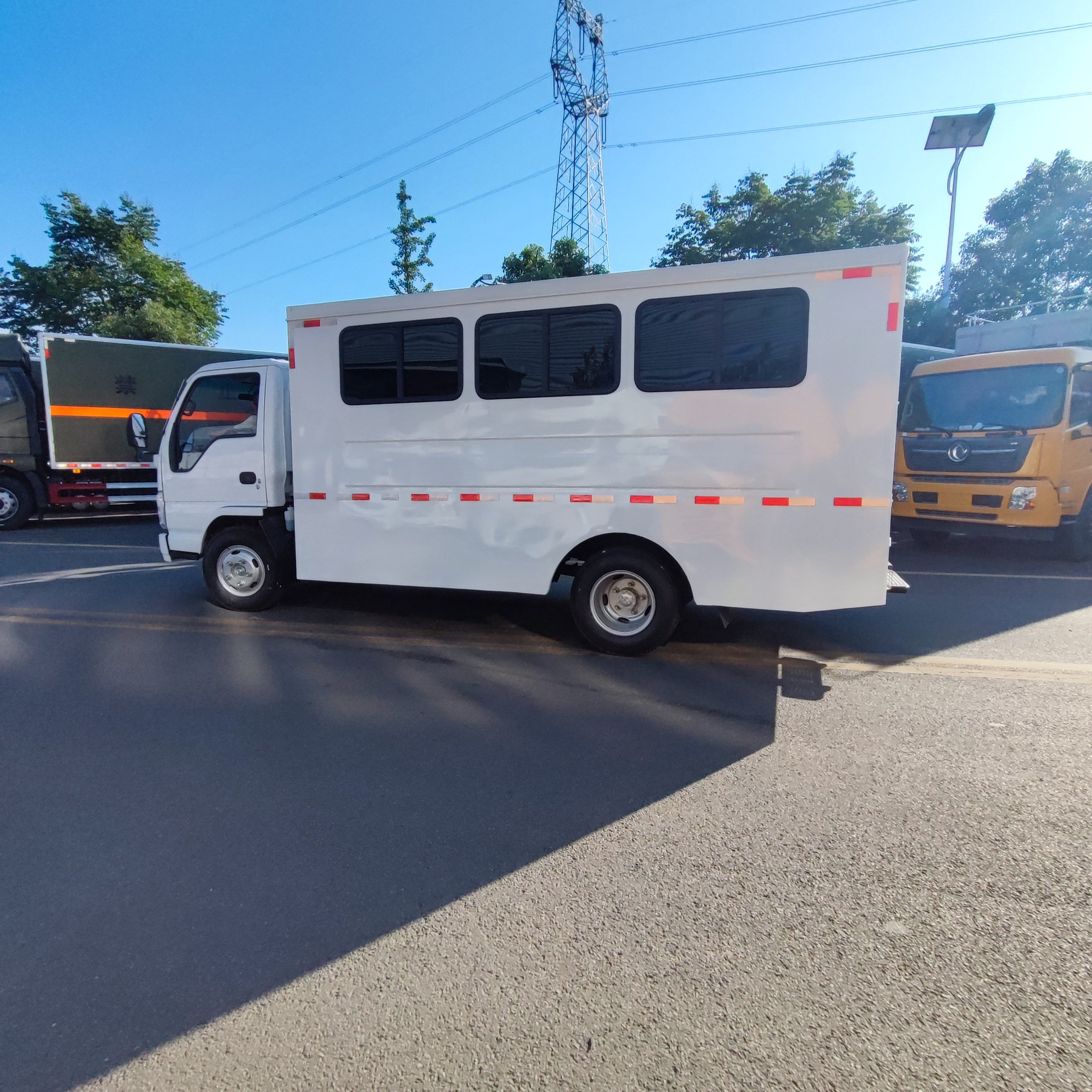 Factory Direct Sale City Bus 18-seat Microbus High Quality Isuz Coach Bus