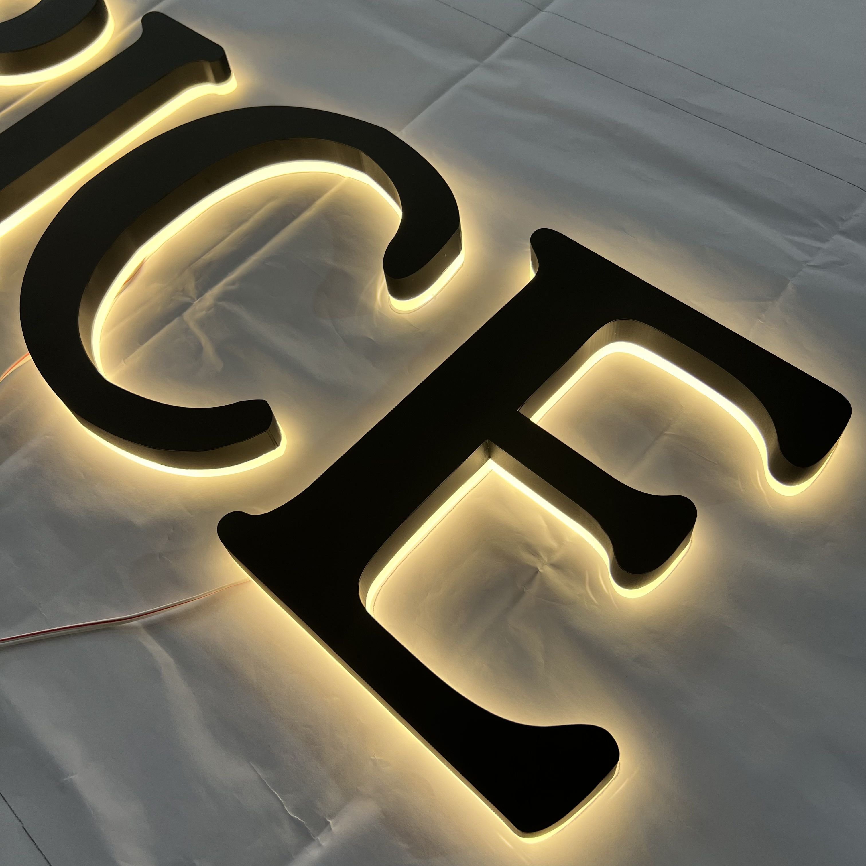 Free Design Custom 3D Led Backlit Letters Logo Sign Business Advertising Hotel Company Letters Logo Sign