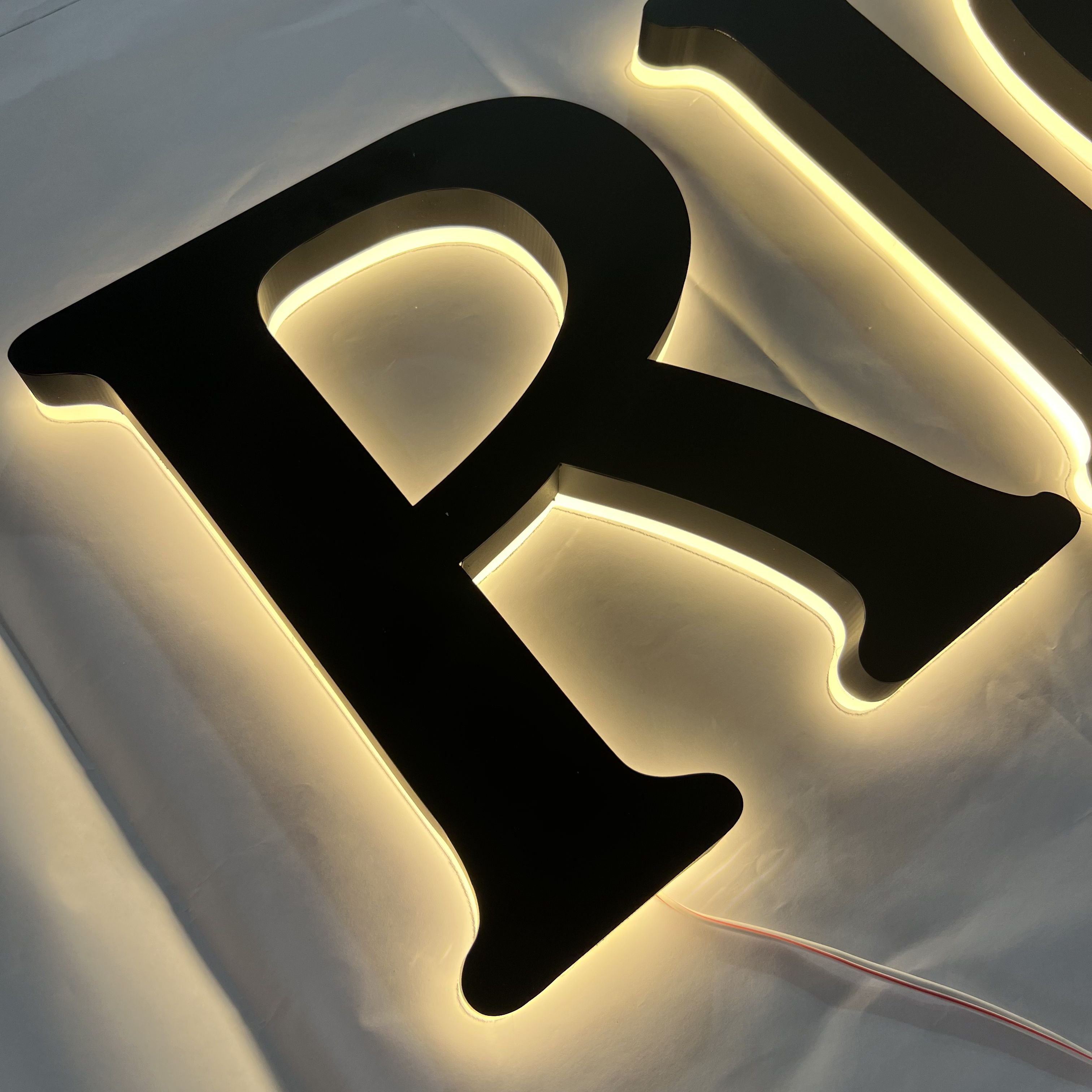 Free Design Custom 3D Led Backlit Letters Logo Sign Business Advertising Hotel Company Letters Logo Sign