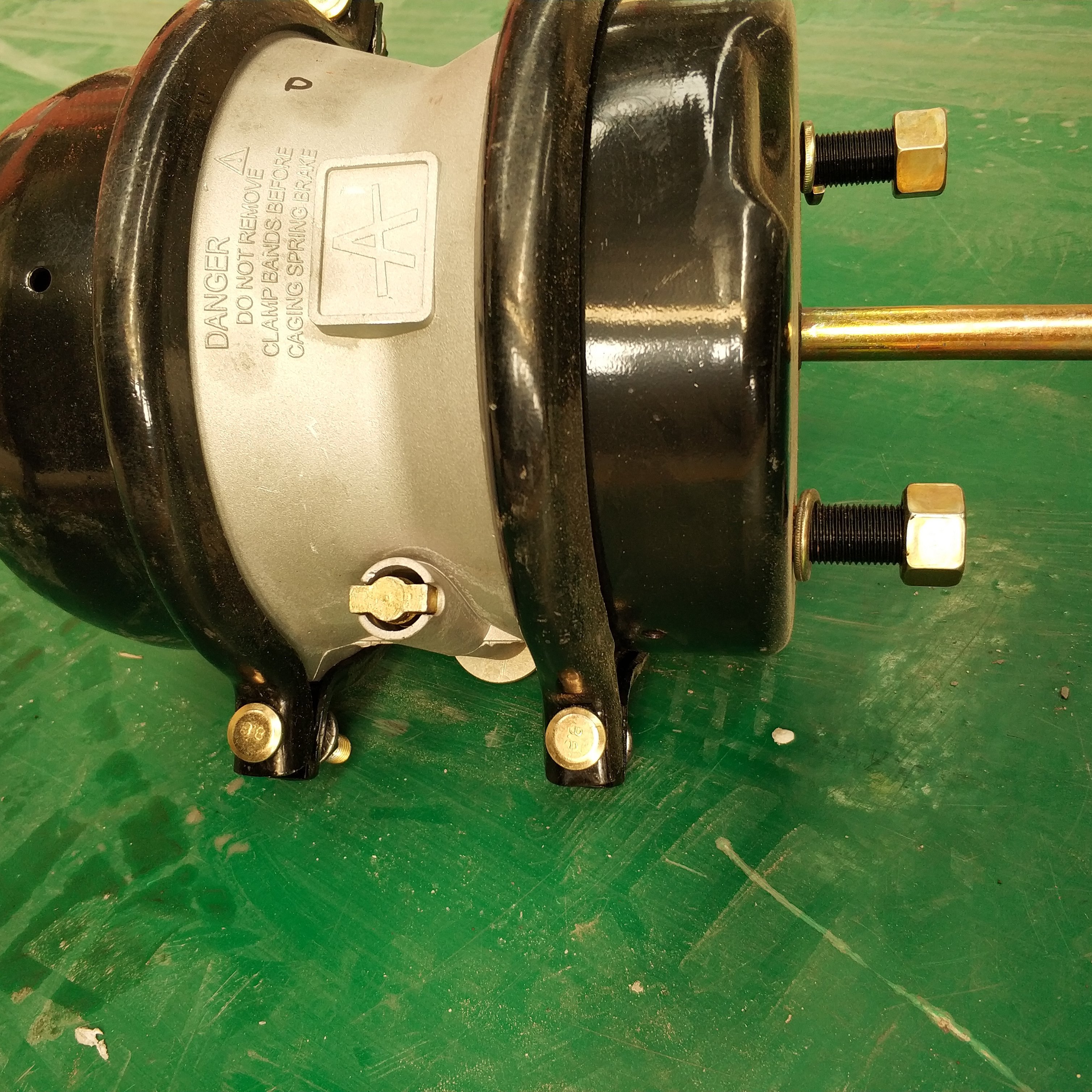 Semi Trailer T30/30 Double Trailer Parts Spring Brake Chamber 3/8 Inch-18 NPTF STROKE 64MM