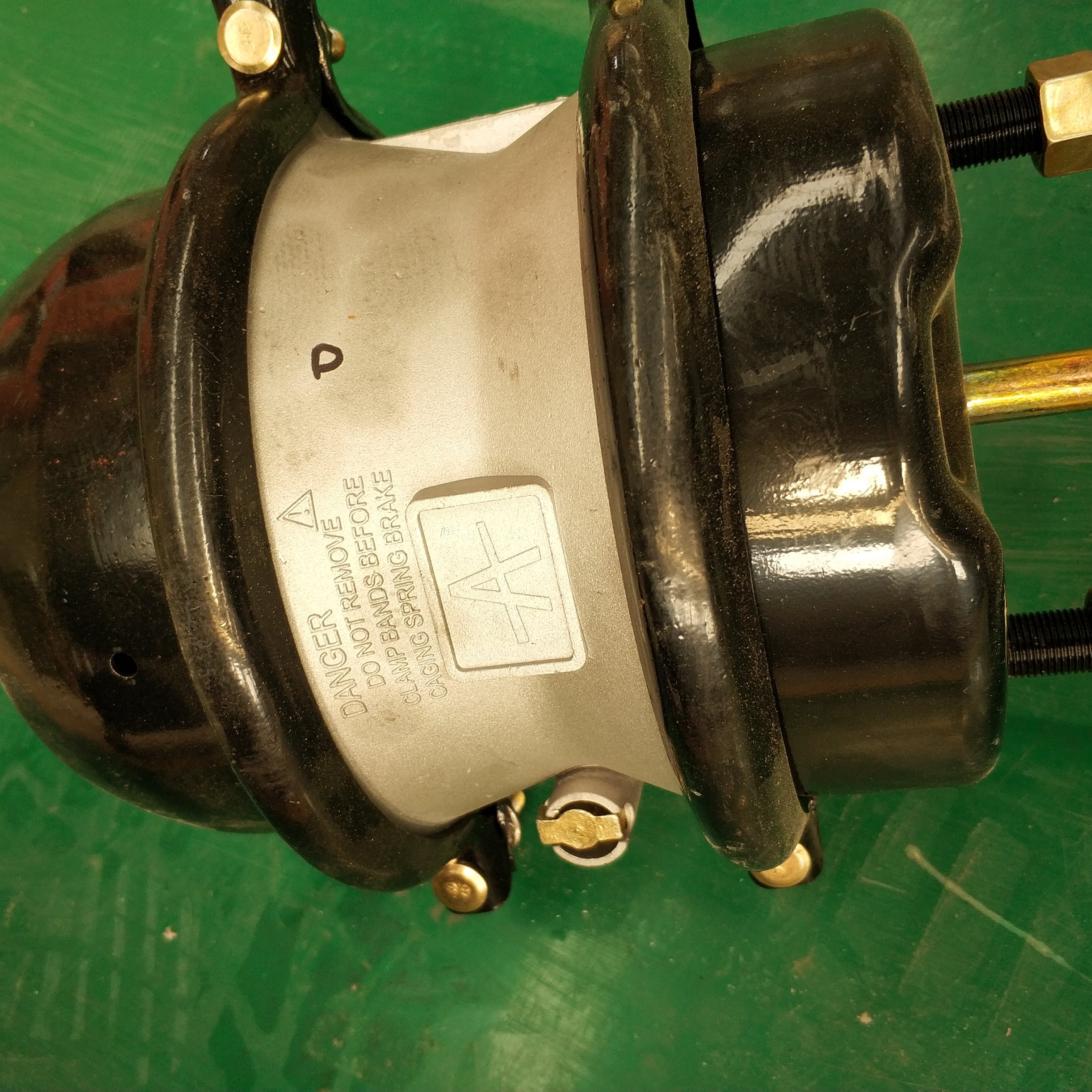 Semi Trailer T30/30 Double Trailer Parts Spring Brake Chamber 3/8 Inch-18 NPTF STROKE 64MM