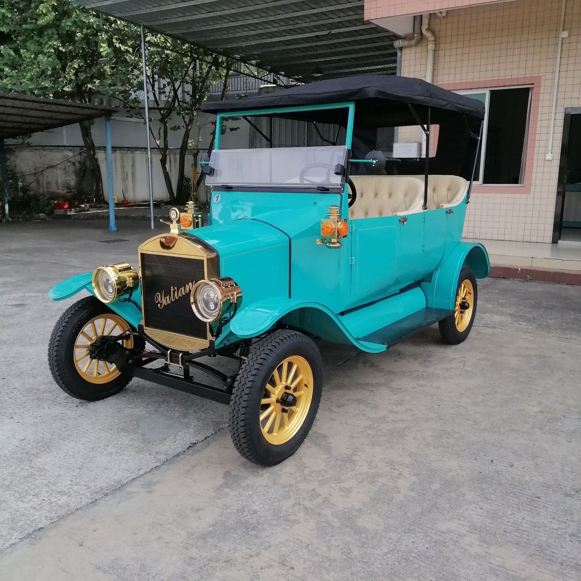 Classic Electric Vintage Car/High Quality 5 Seats Classic Retro Car/ 5 Seats Wedding Rental Preferred Fashion Returns